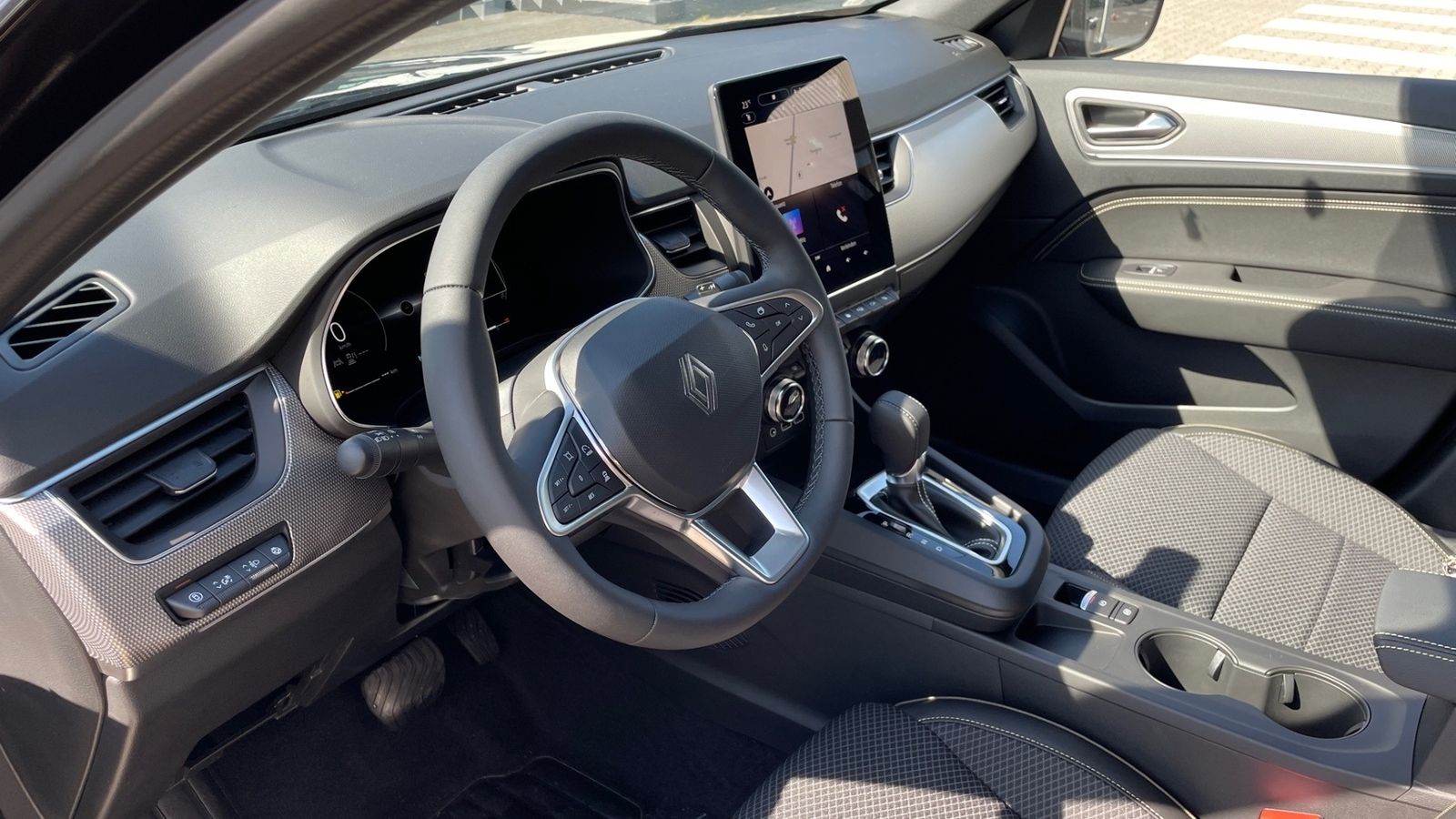 Renault Arkana TECHNO Mild Hybrid - Samsaru's Car Outlet