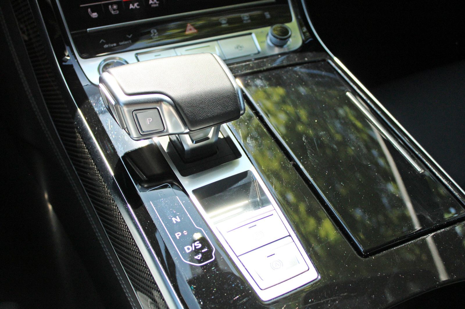 Audi A8 60TFSI quattro S LINE BLACK - Samsaru's Car Outlet