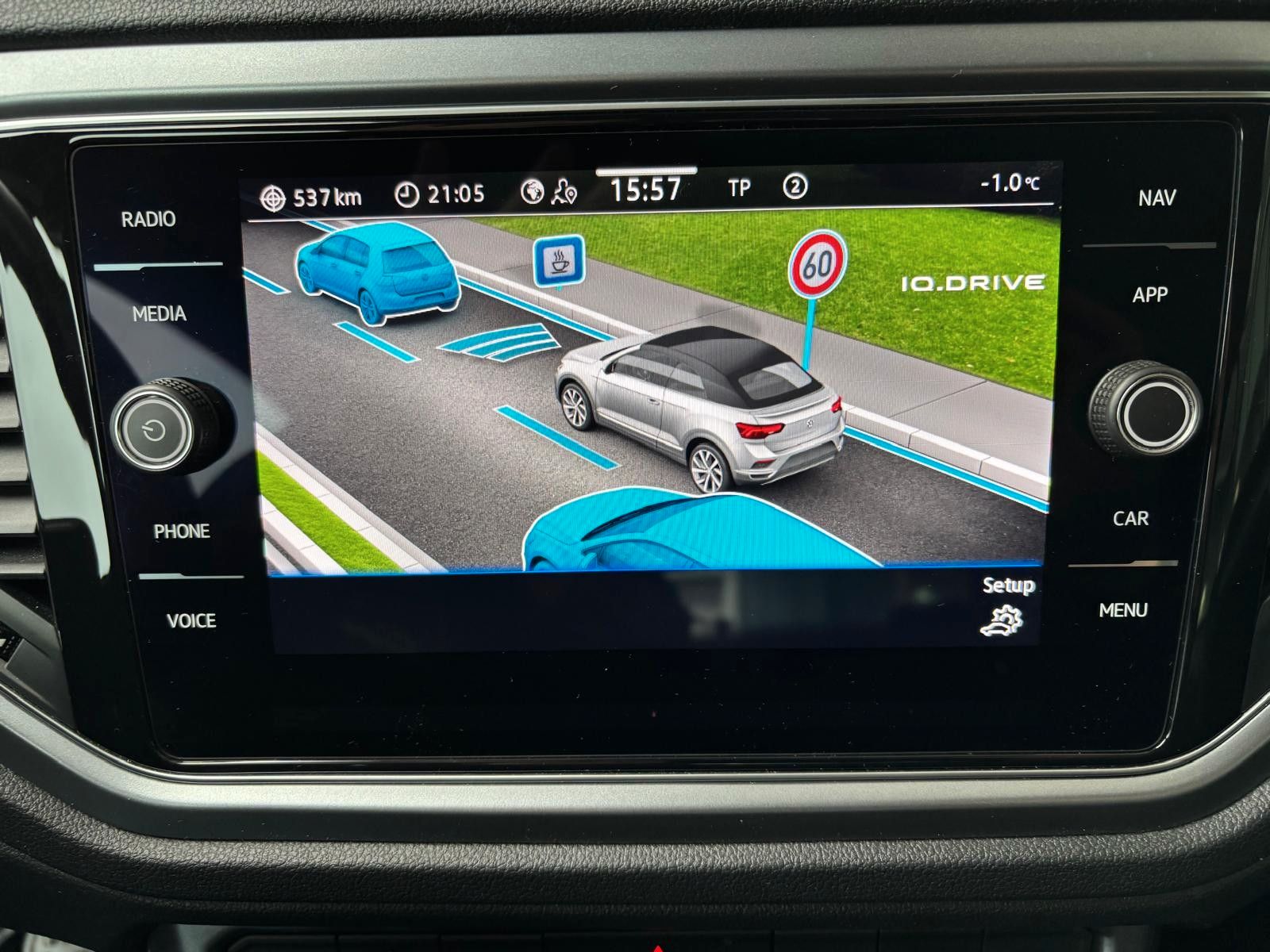 Volkswagen T-Roc Active 1.5 TSI DSG - Samsaru's Car Outlet