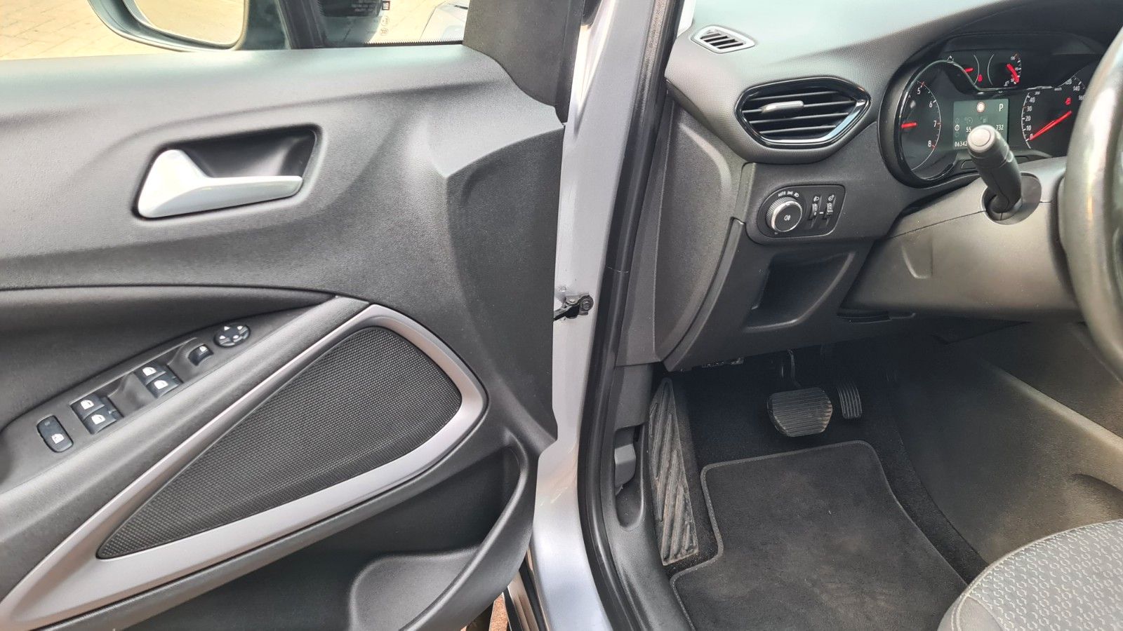 Opel Crossland 1.5D BUSINESS EDITION - Samsaru's Car Outlet