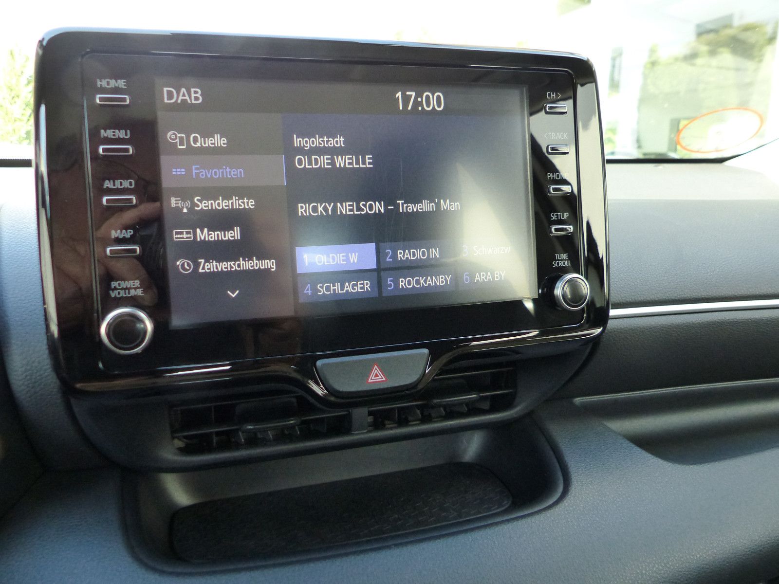 Toyota Yaris 1.5 VVT-iE Automatik Comfort - Samsaru's Car Outlet