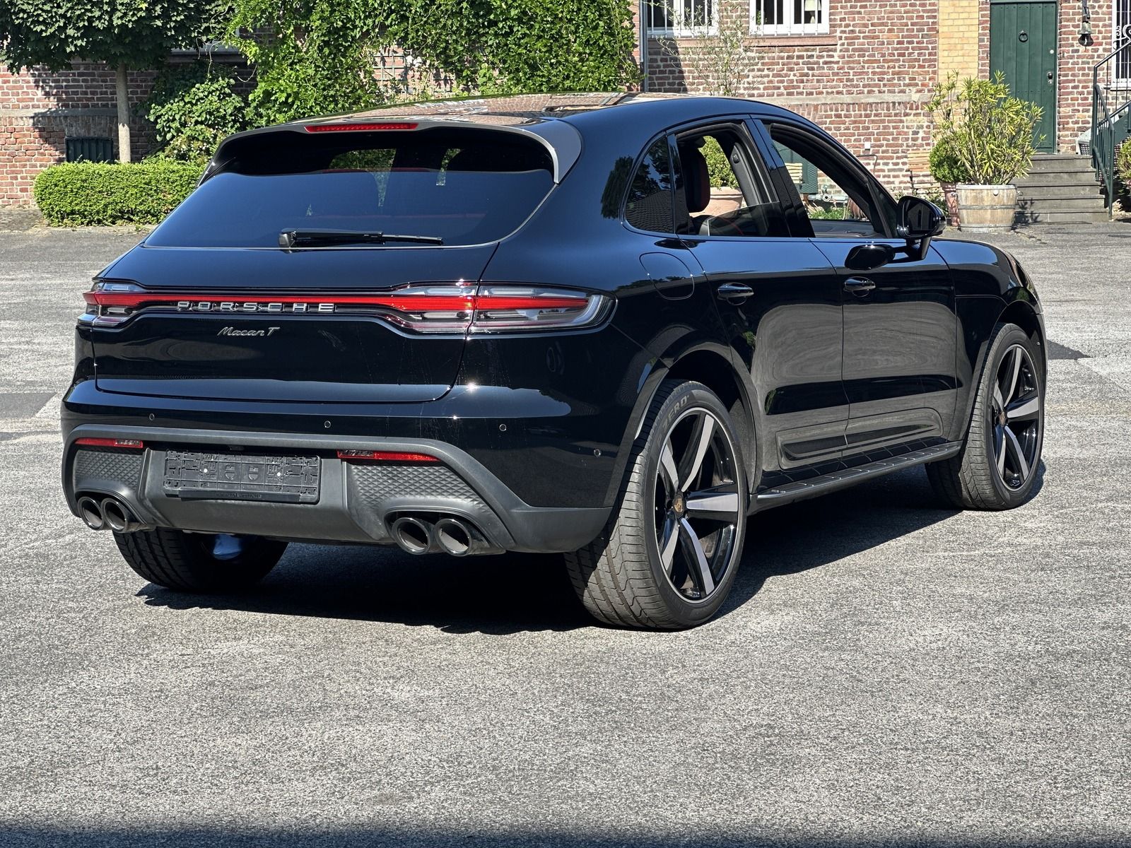 Porsche Macan T SPORTABGAS*21 EXCLUSIVE - Samsaru's Car Outlet