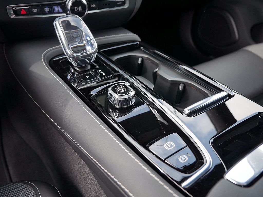 Volvo S60 T8 Twin Engine AWD Ultimate Dark Plug-InE6