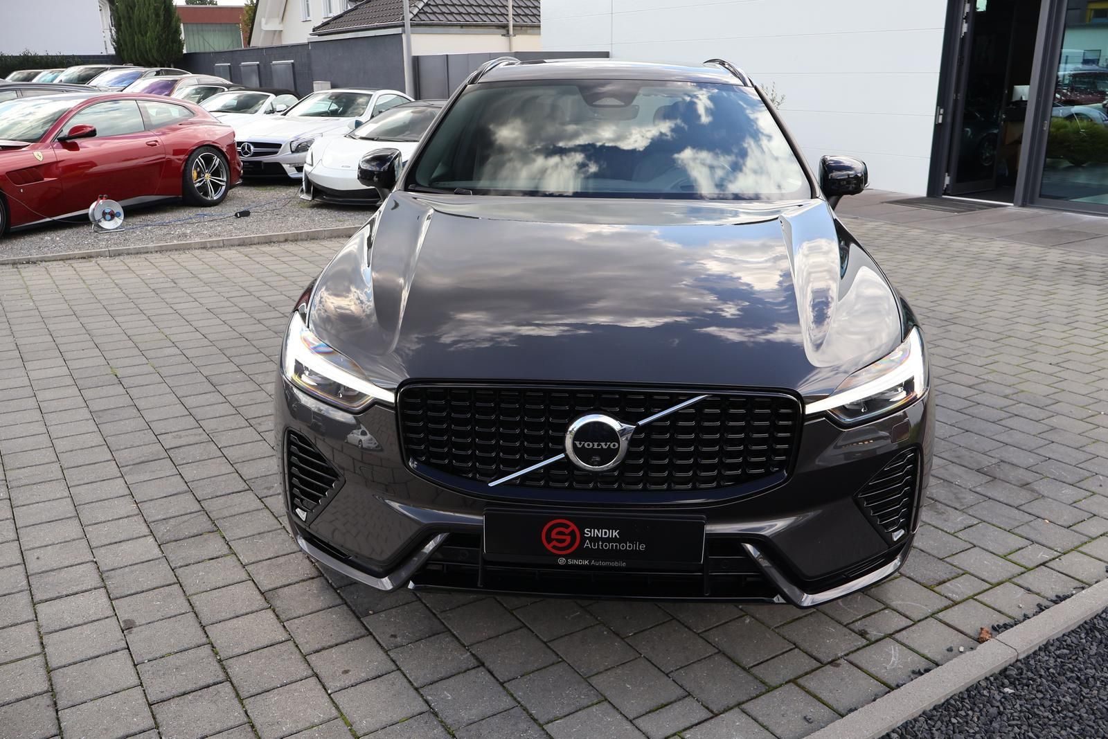 Volvo XC60  T8 AWD R Design Hybrid  Pano-AHK-FACELIFT
