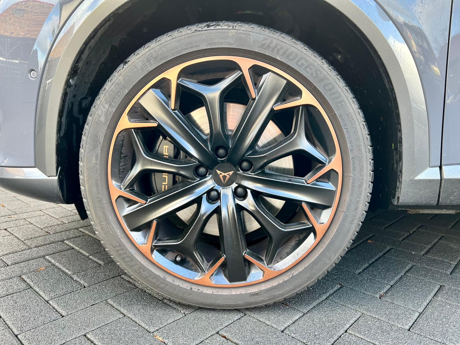 Cupra Formentor 1.4 TSI VZ e-HYBRID DCC AHK SHZ LM