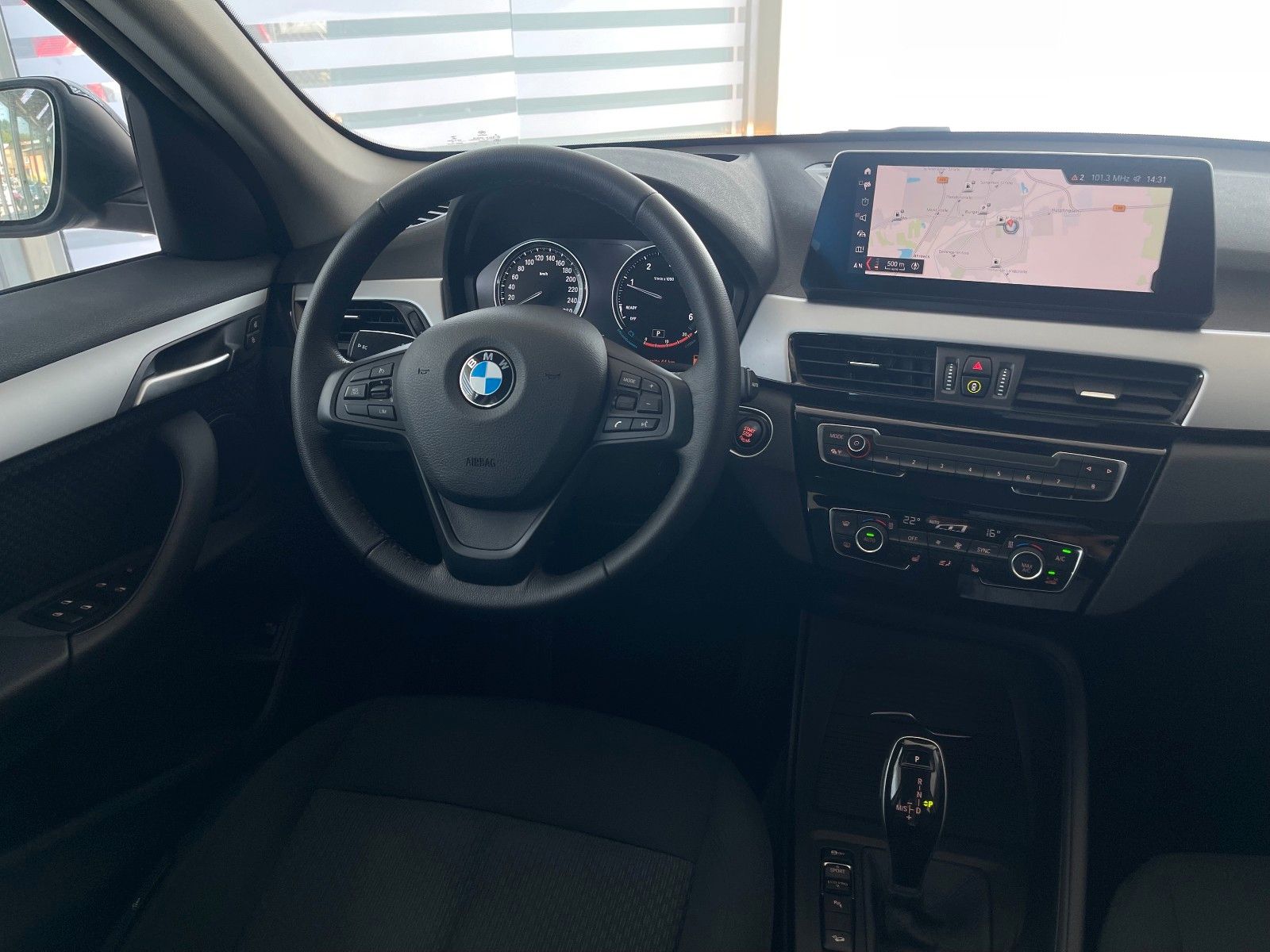 BMW X1 xDrive 18d Aut. - Samsaru's Car Outlet