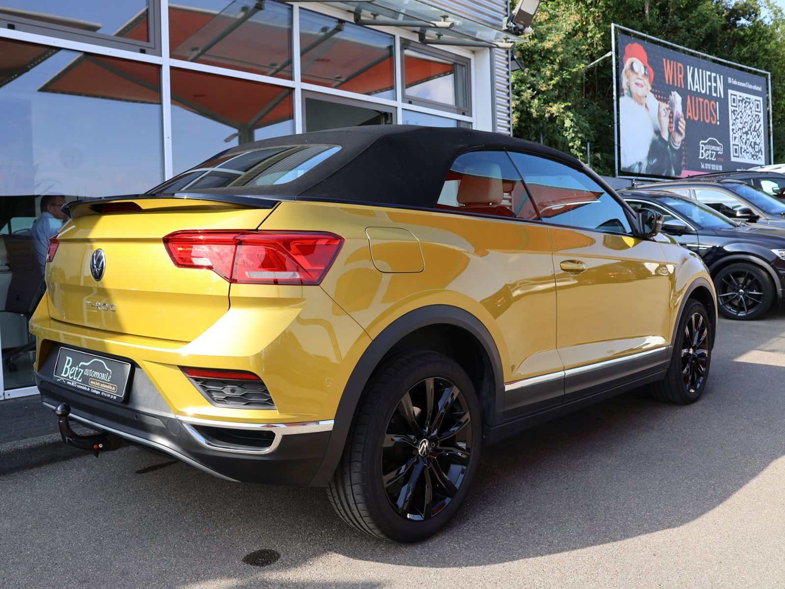 Volkswagen T-Roc Style - Samsaru's Car Outlet