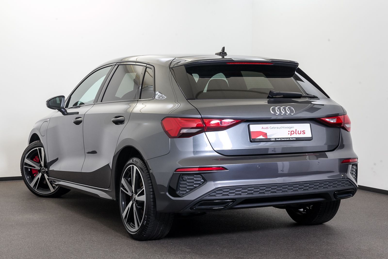 Audi A3 Sportback TFSI e S line - Samsaru's Car Outlet
