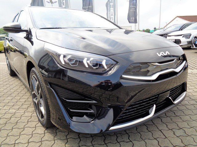 Kia Ceed SW 1.6 Plug-in Hybrid Platinum - Samsaru's Car Outlet
