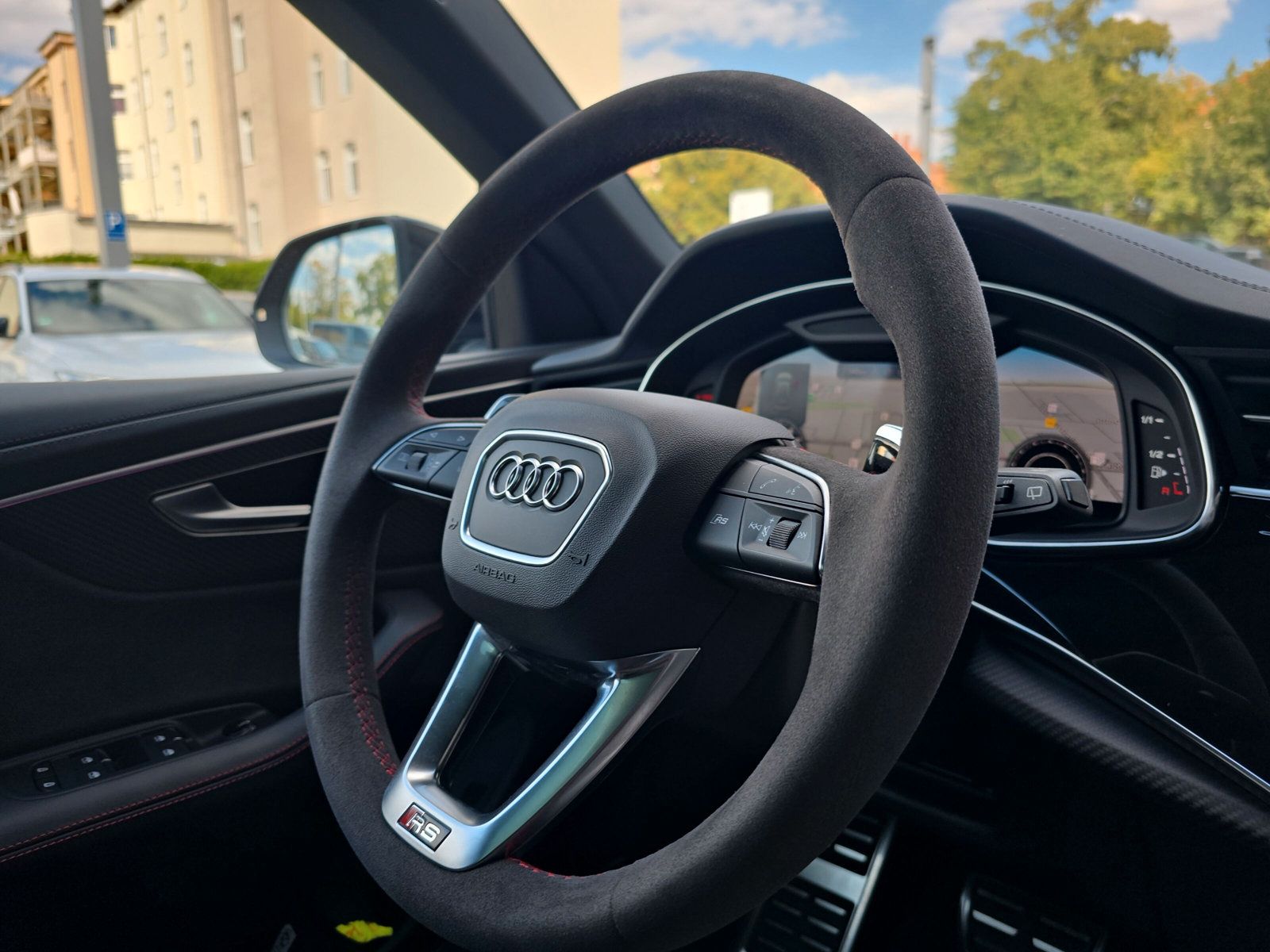 Audi RS Q8 AHK PANO KERAMIK LEDER UPE 175T