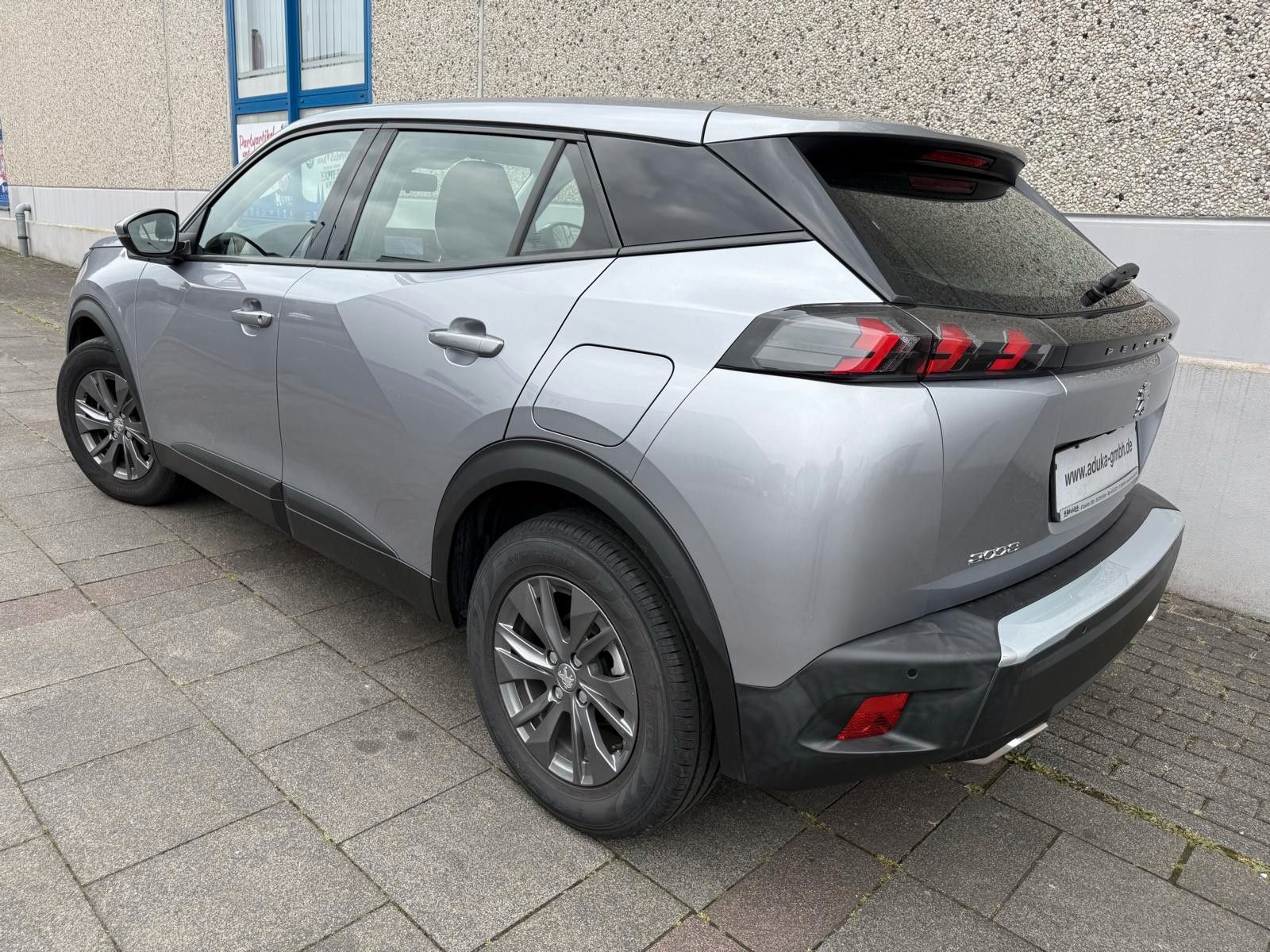 Peugeot 2008 PureTech 130 EAT8 Automatik - Samsaru's Car Outlet