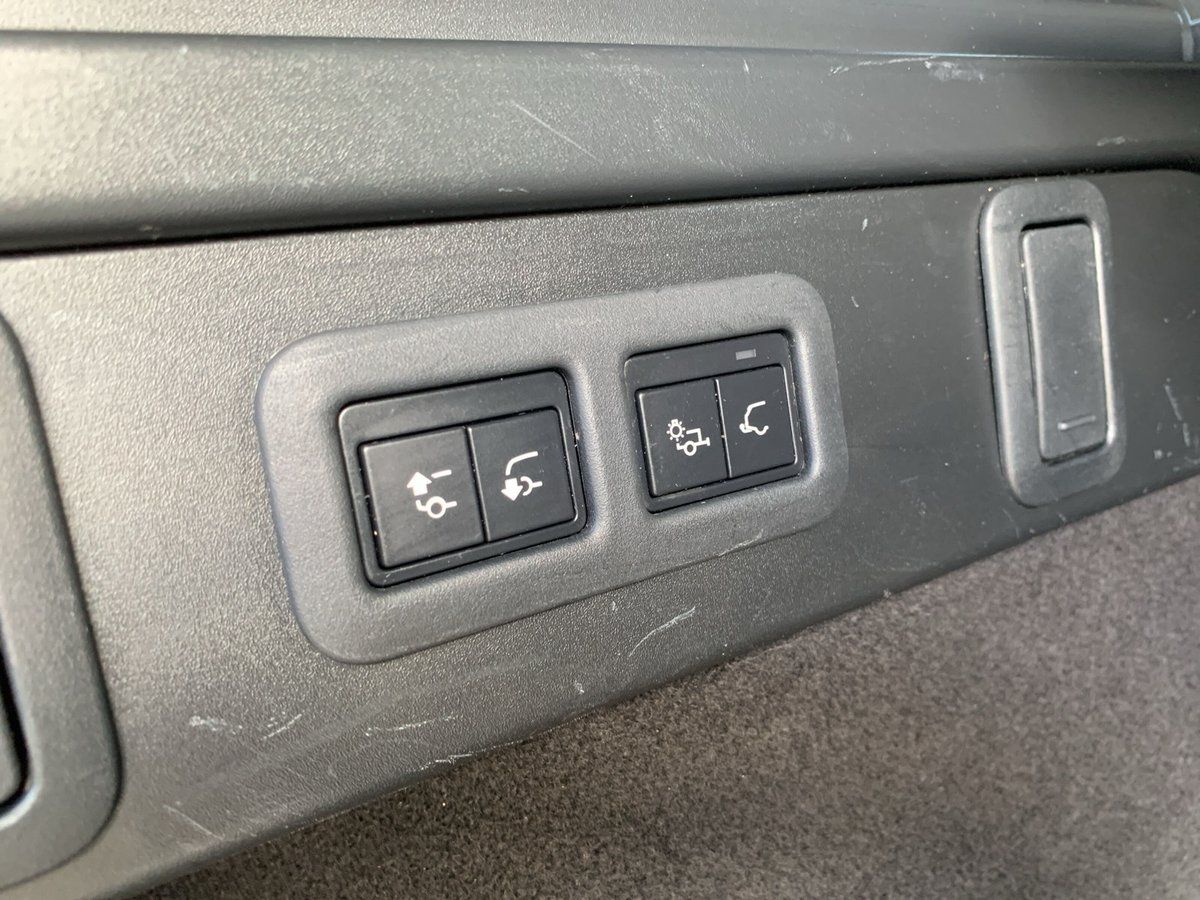 Range Rover Velar D300 R-DYNAMIC SE - Samsaru's Car Outlet