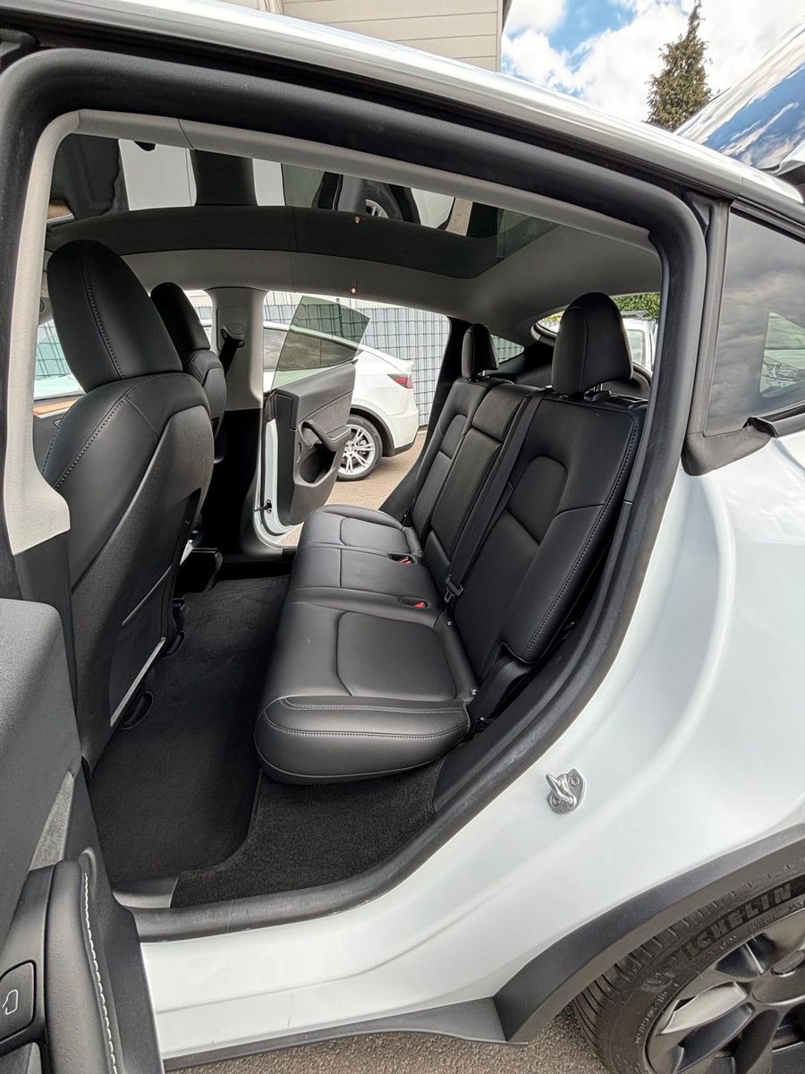 Tesla Model Y Long Range Dual AWD # +AHK # incl. MWST.