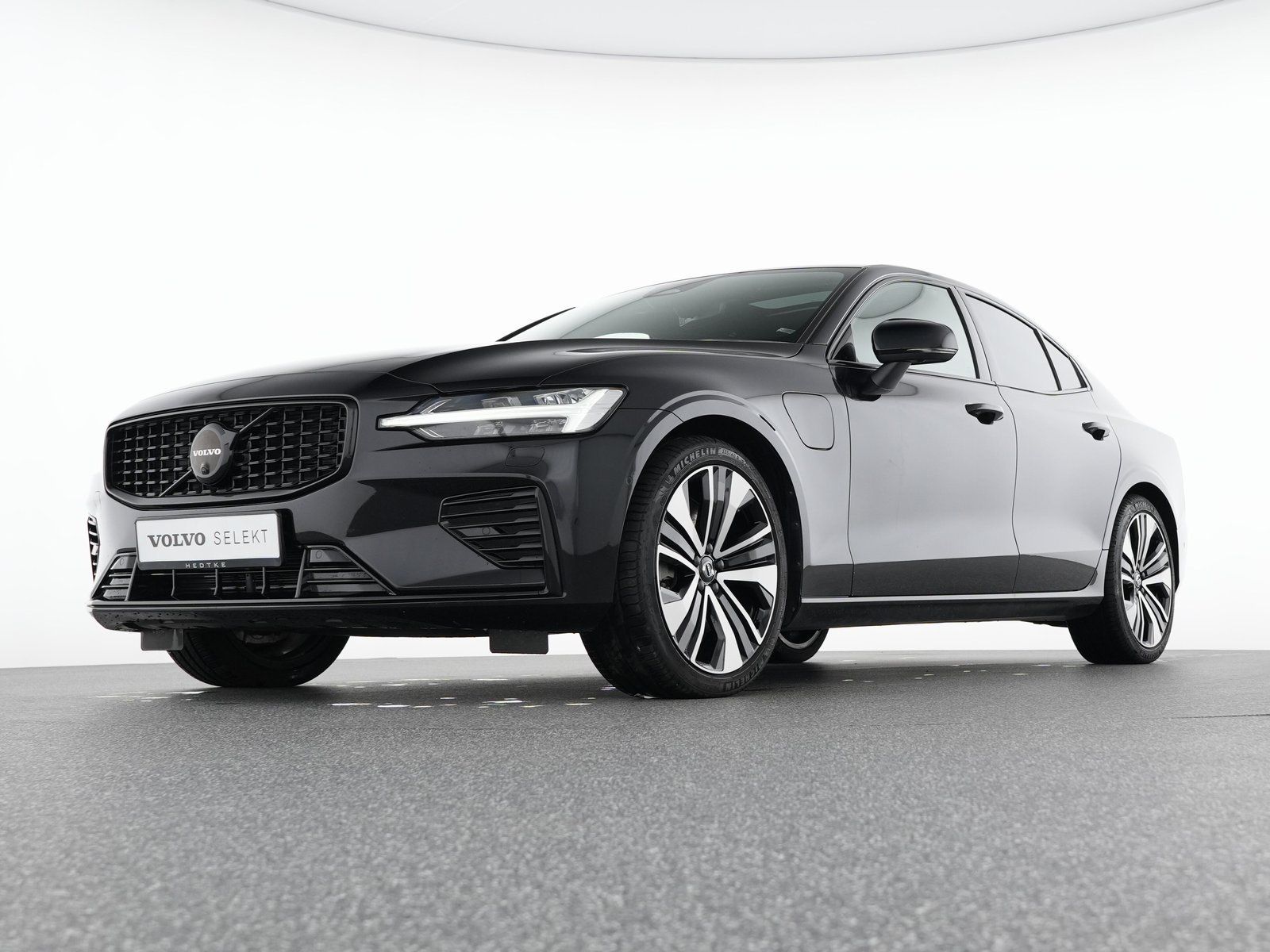 Volvo S60 T8 Recharge Ultimate Dark 19"+B&W+AHK+360°