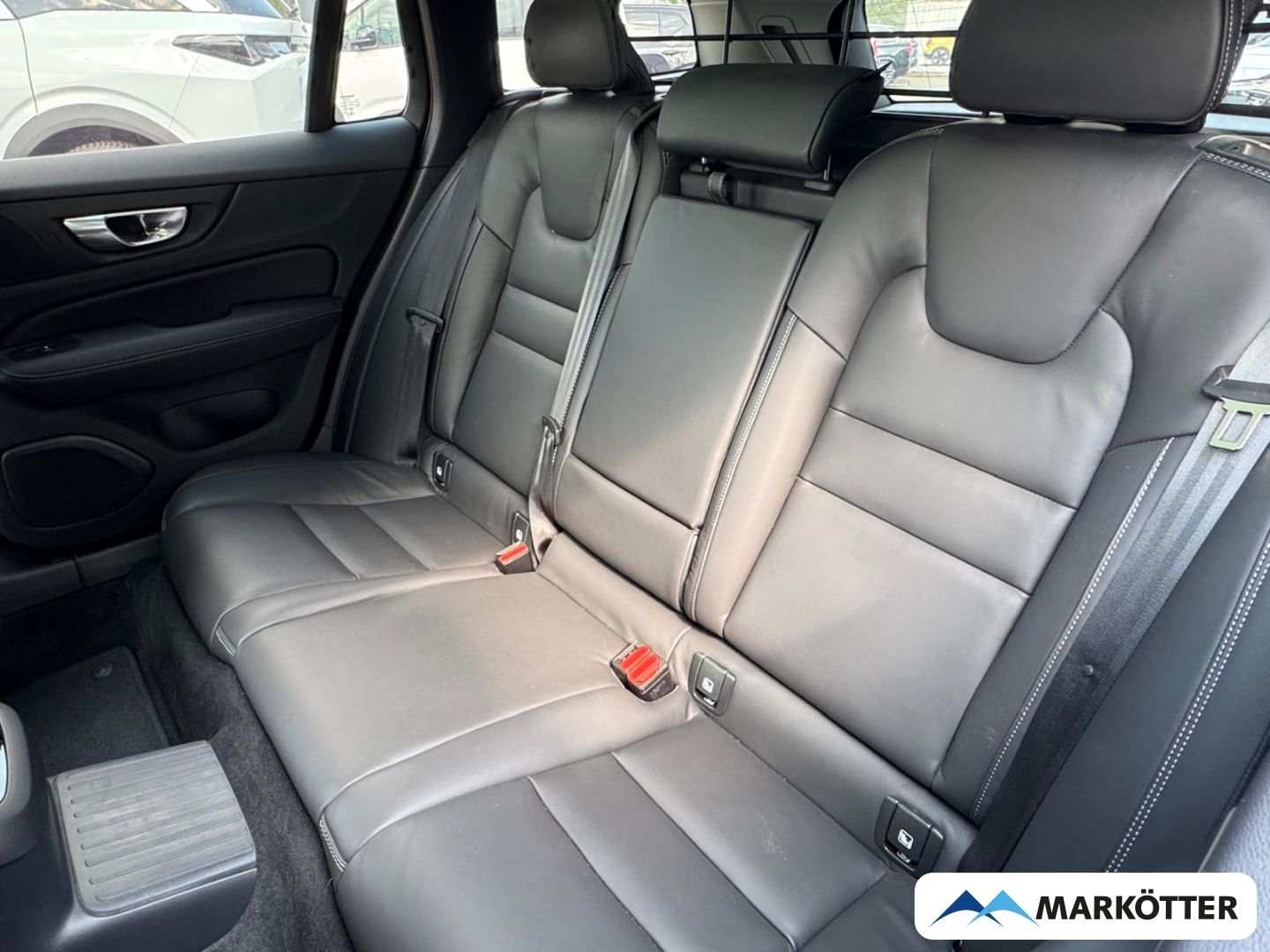 Volvo V60 T8 Recharge AWD Ultimate Dark 360CAM/AHK/ACC