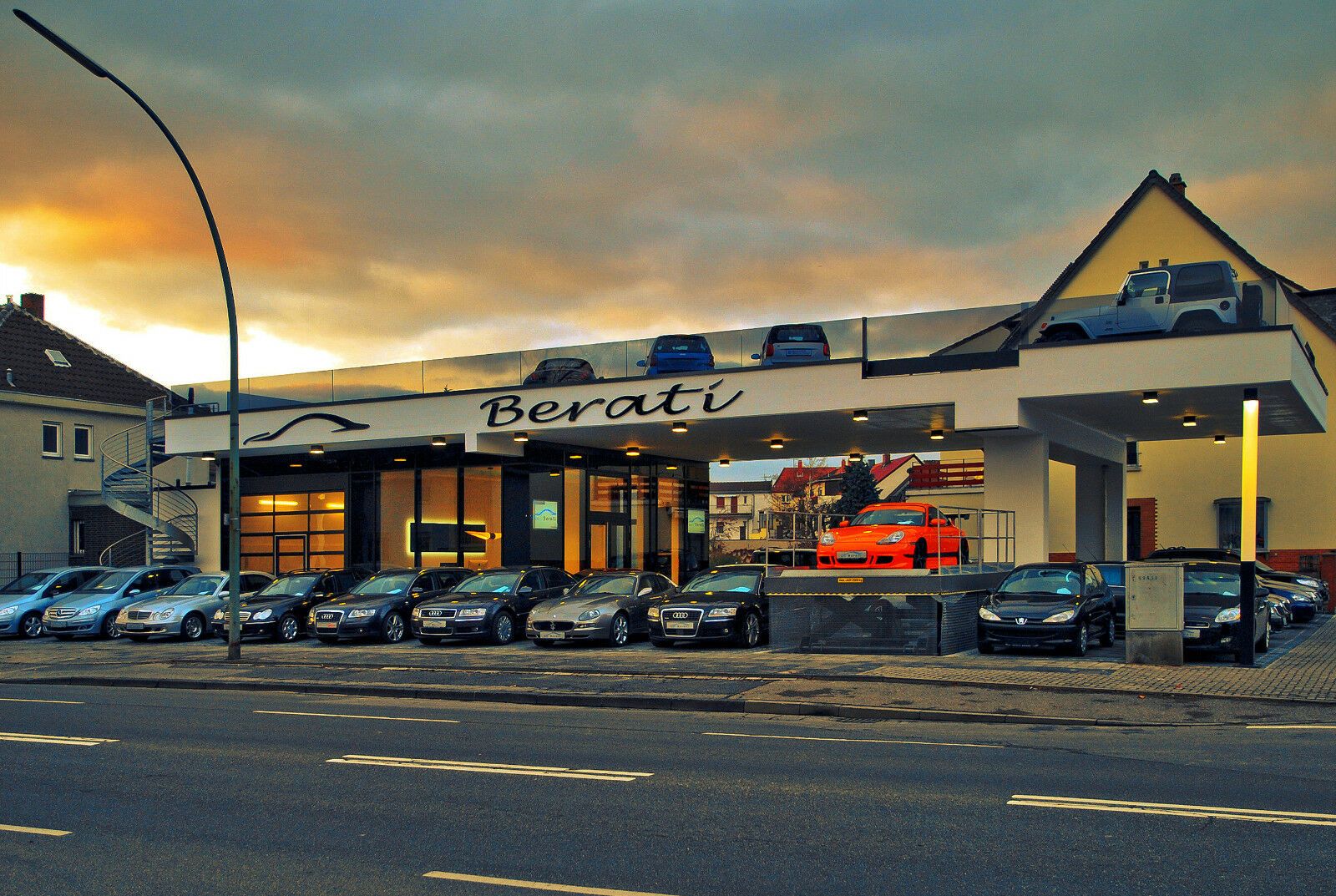 Tesla Model Y Premium Lang Range Allrad/581km 93% /AHK
