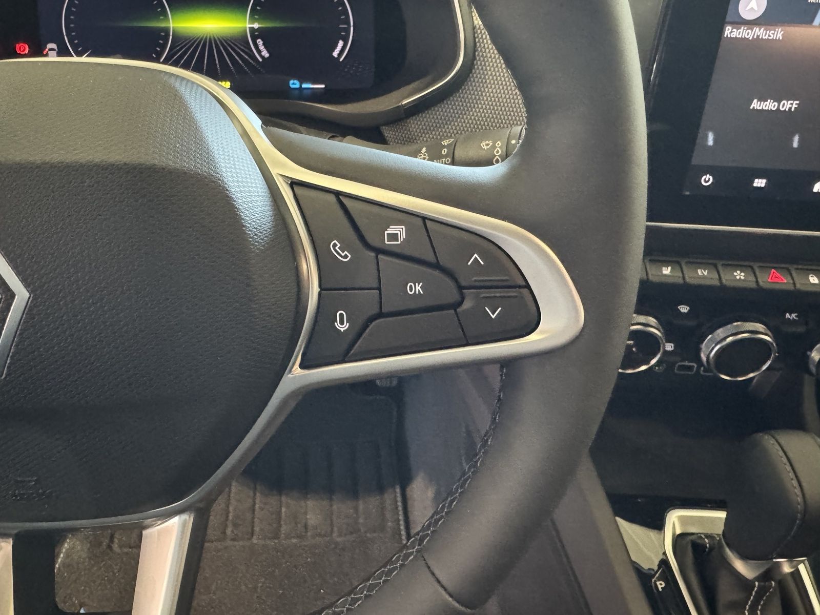 Renault Arkana TECHNO E-Tech Full Hybrid - Samsaru's Car Outlet