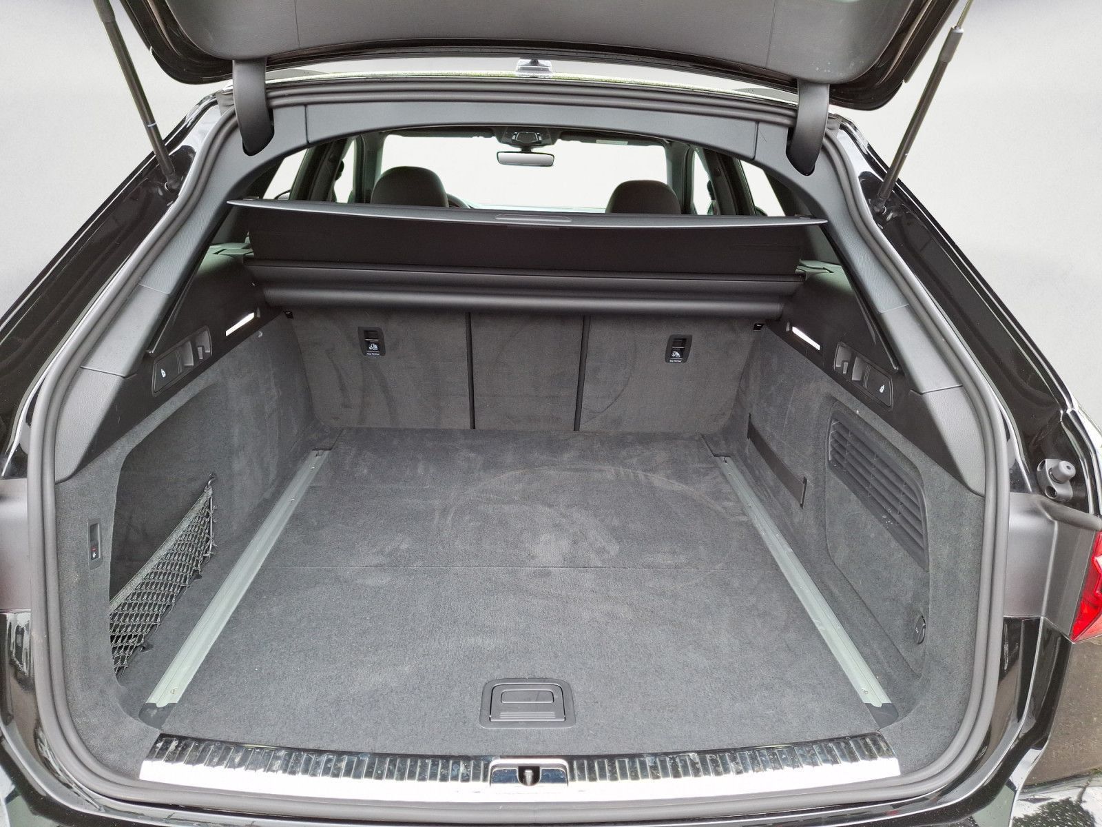Audi A6 Avant 45 TDI quattro S tronic S line AHK HUD