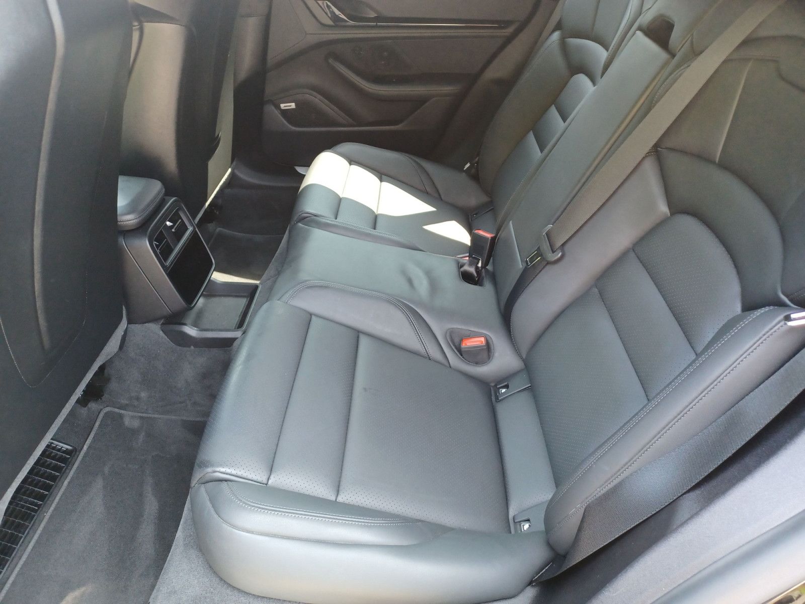 Porsche Taycan Turbo Cross Turismo