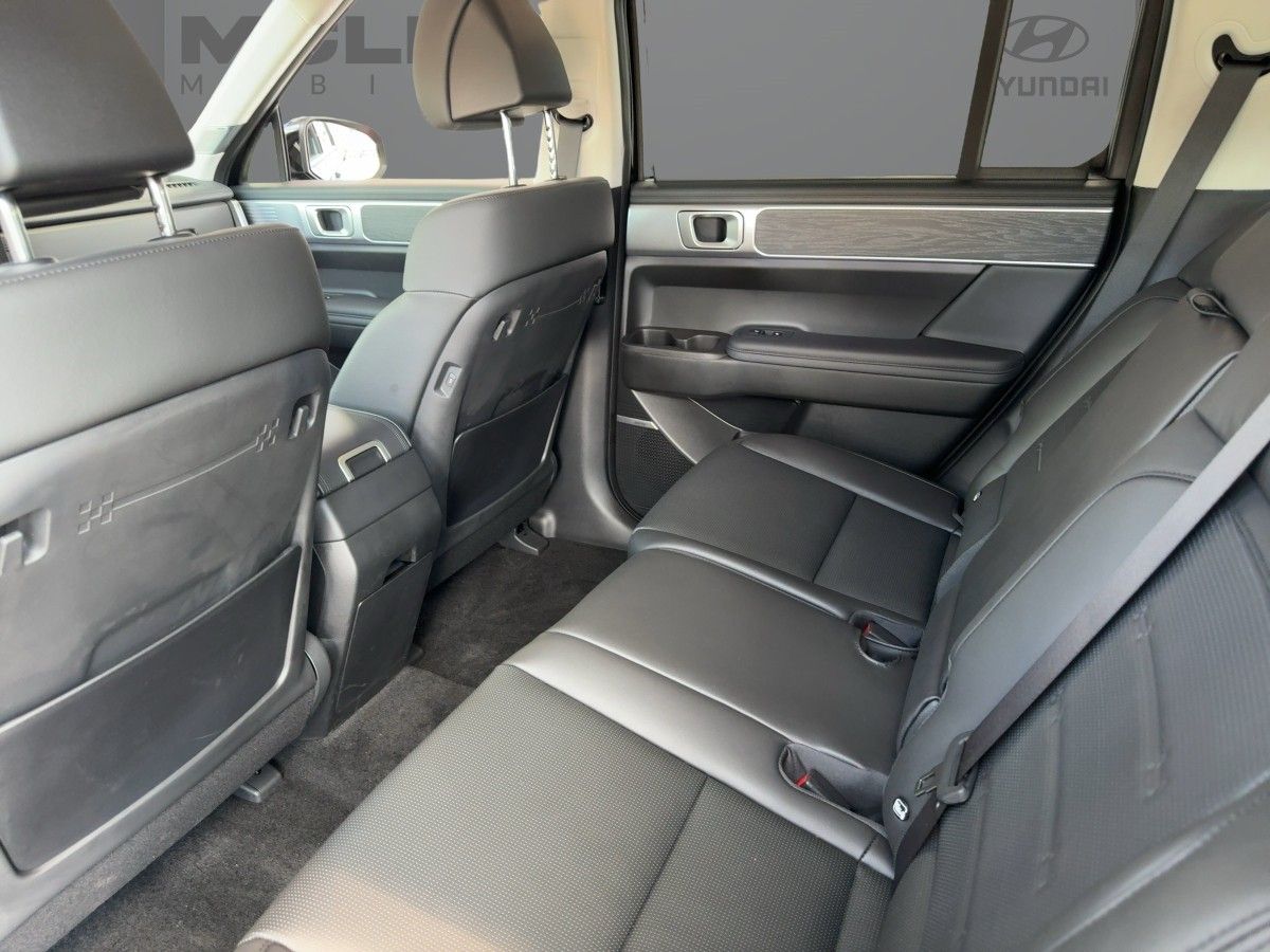 Hyundai SANTA FE 1.6 HEV 4WD Signature - Samsaru's Car Outlet