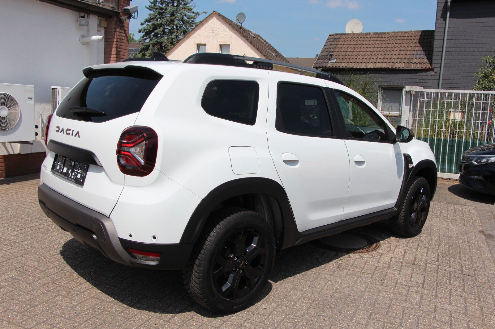 Dacia Duster TCe 150 EDC Extreme - Samsaru's Car Outlet