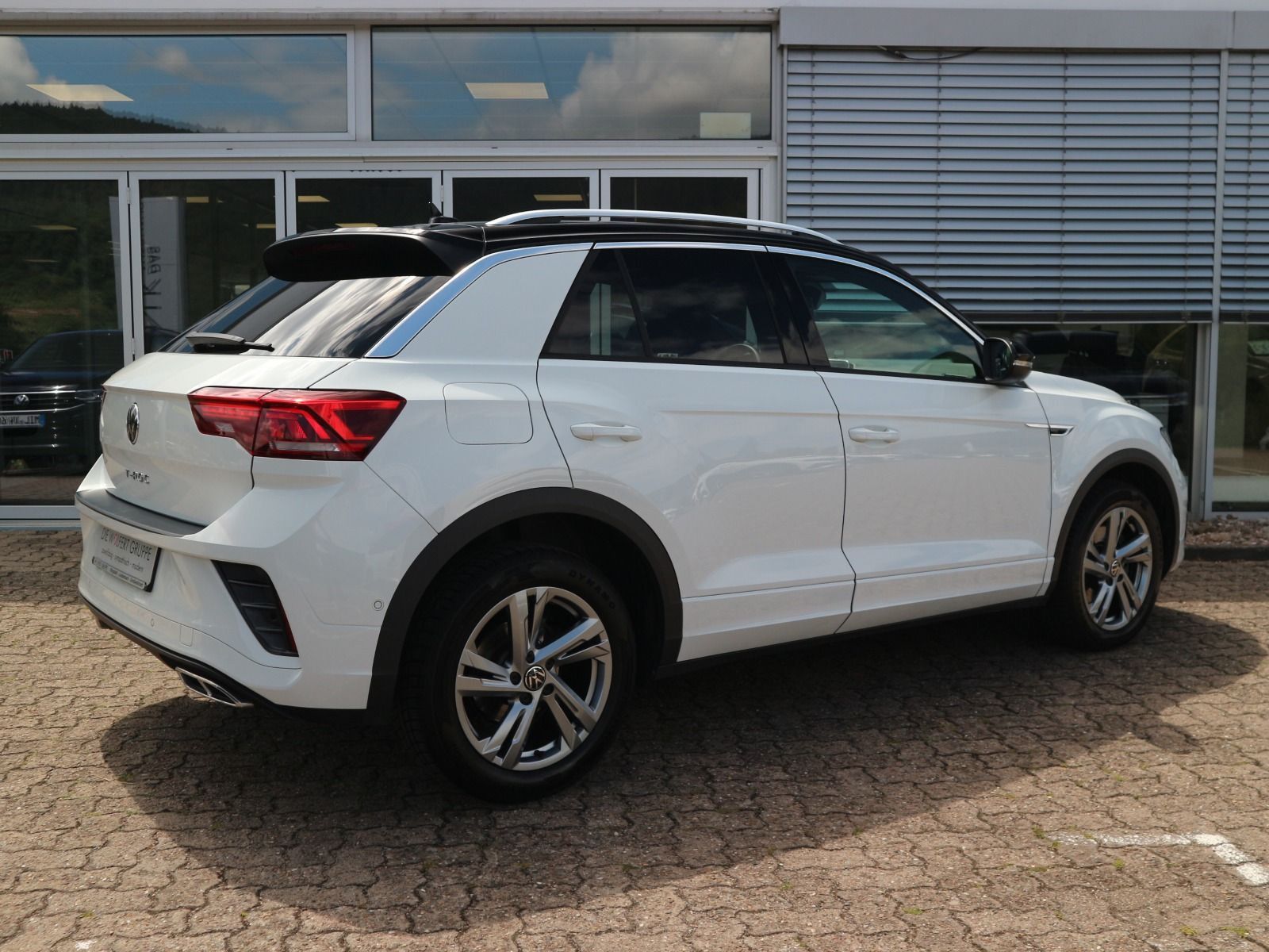 Volkswagen T-Roc R-Line 2.0 TDI DSG - Samsaru's Car Outlet