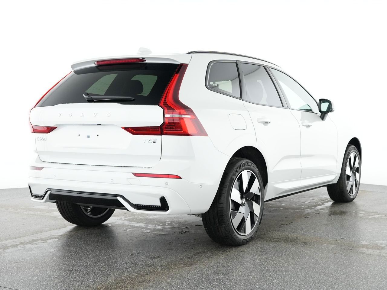 Volvo XC 60 XC60 Plus Dark Recharge Plug-In Hybrid AWD