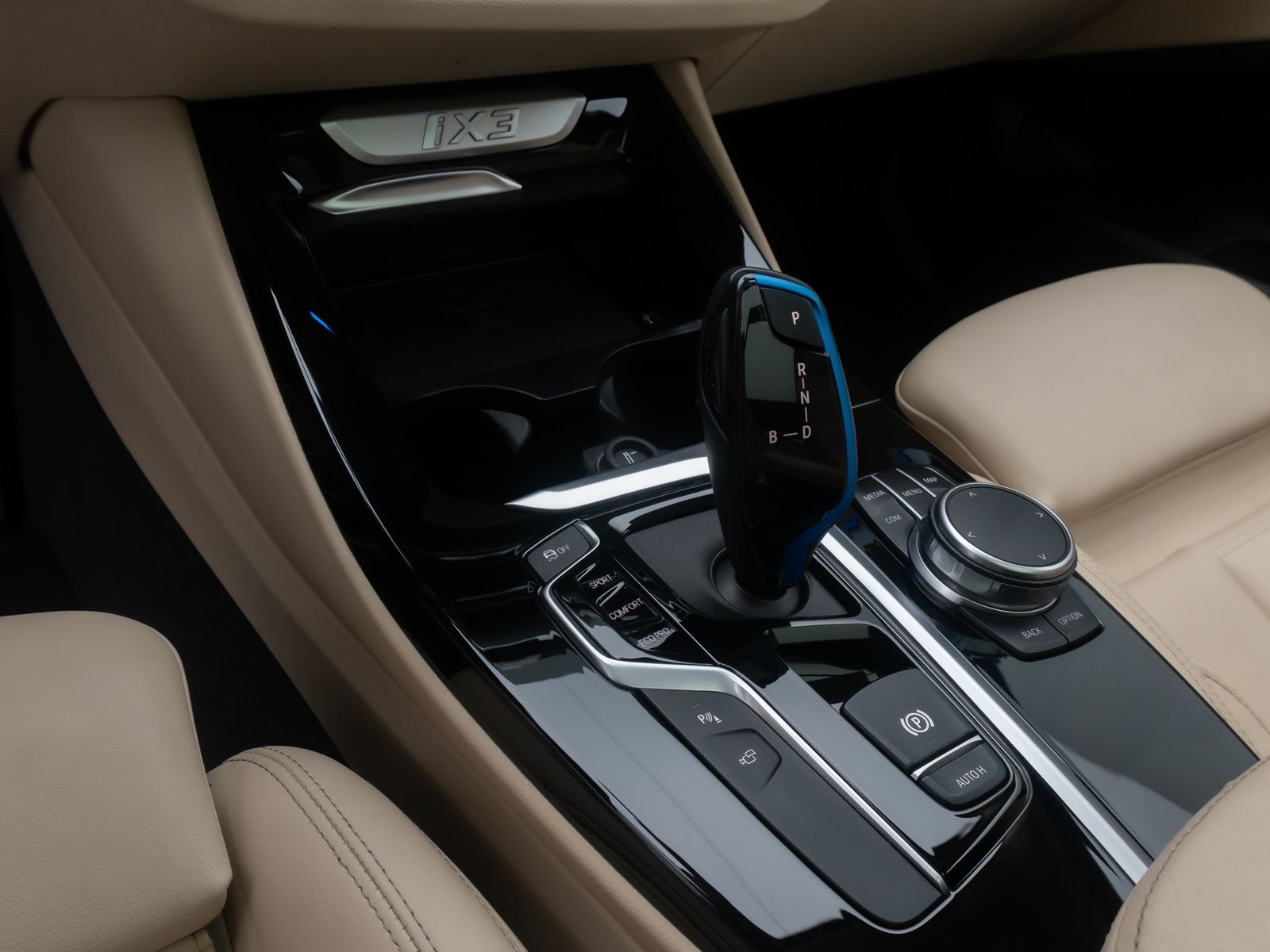 BMW iX3 IMPRESSIVE DAB 360°HUD Panorama H/K 20Zoll