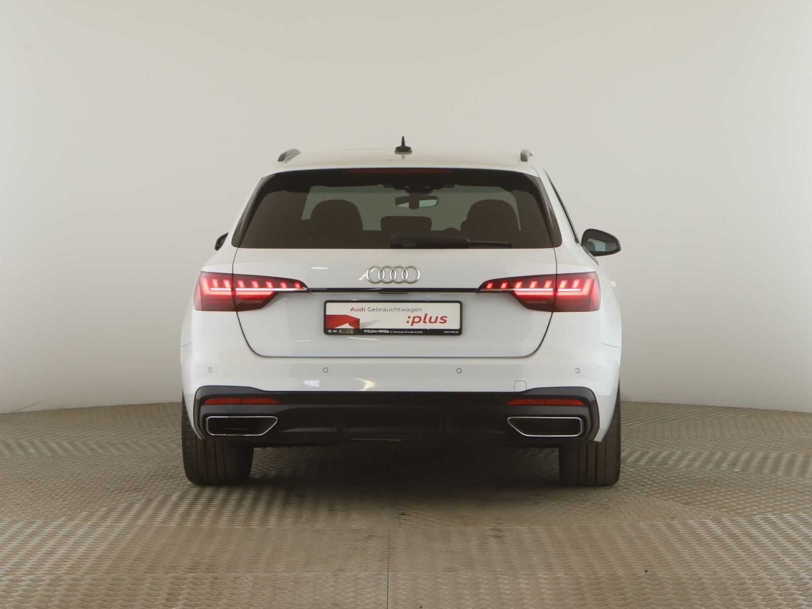 Audi A4 Avant 35 TDI S line - Samsaru's Car Outlet
