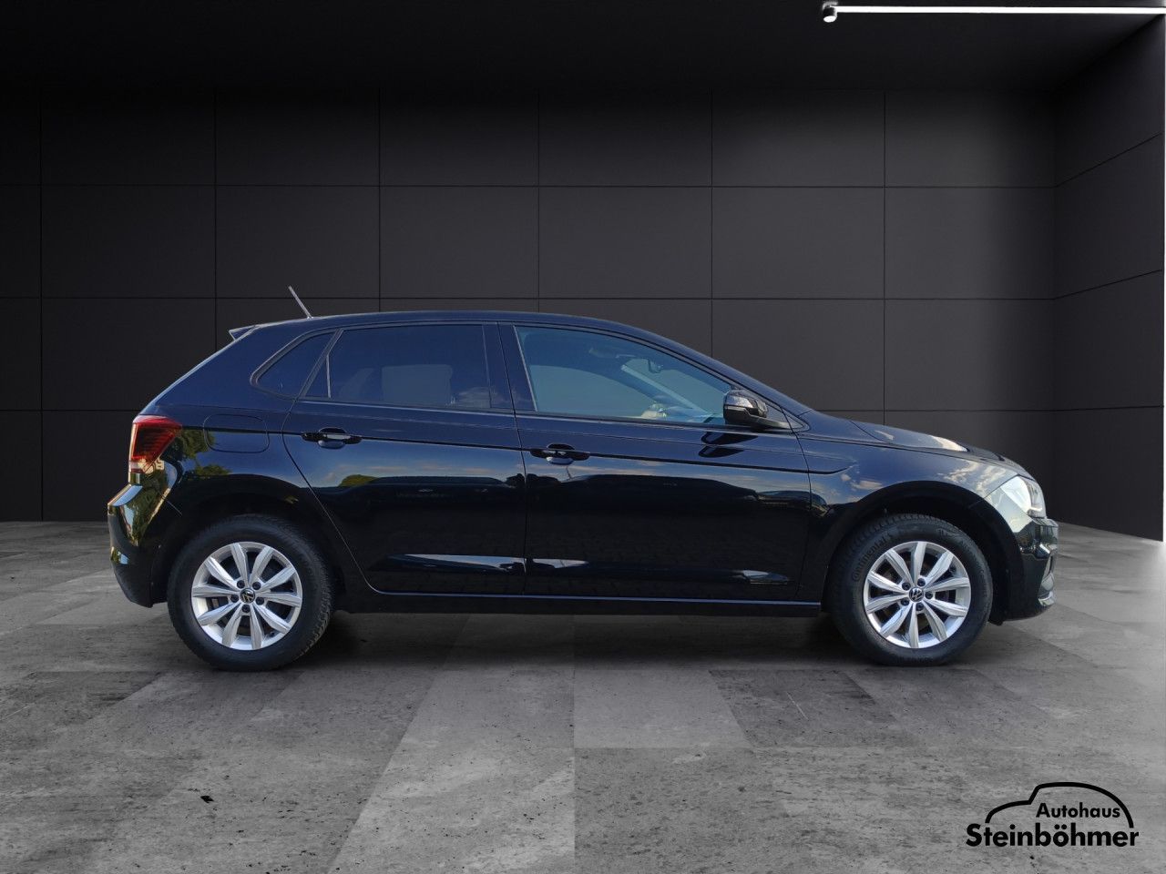 Volkswagen Polo Highline 1.0TSI DSG - Samsaru's Car Outlet