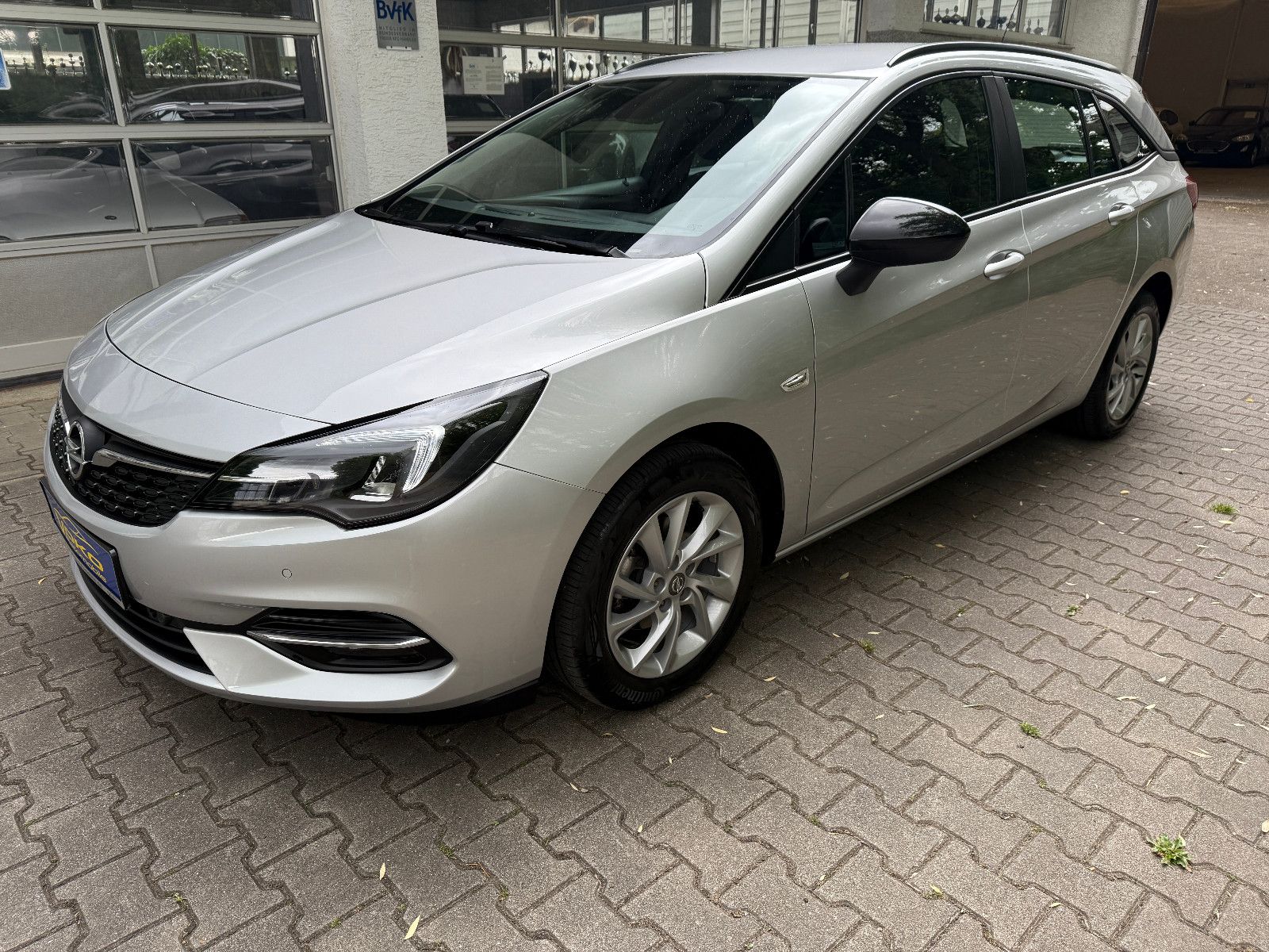 Opel Astra ST 1.5d Business - Samsaru's Car Outlet
