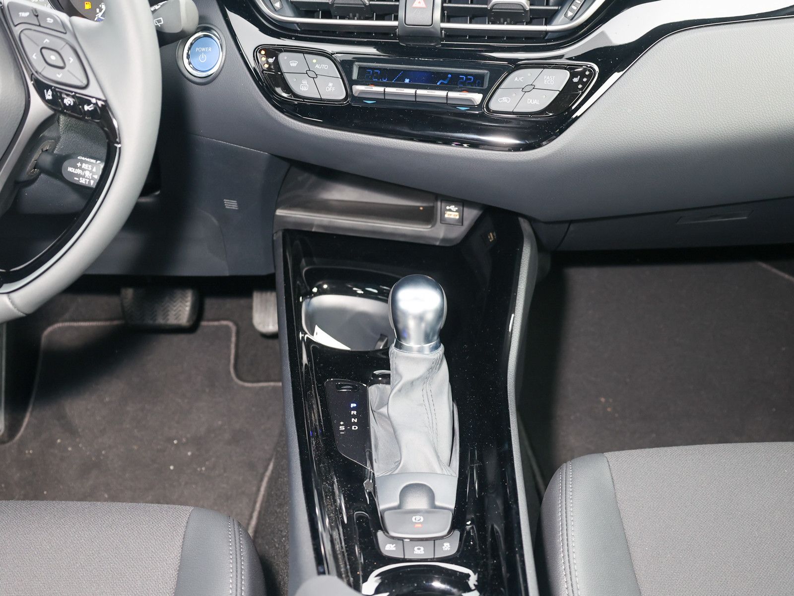 Toyota C-HR 2.0 Hybrid - Samsaru's Car Outlet