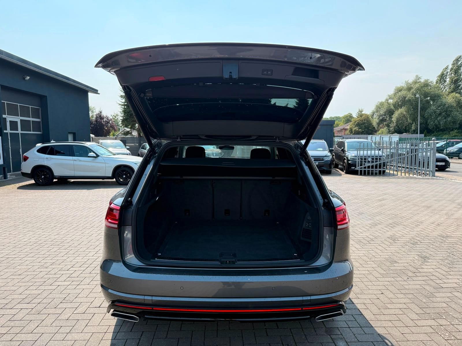 Volkswagen Touareg R-Line 4M MATRIX*LEDER*AHK*LUFT*360°