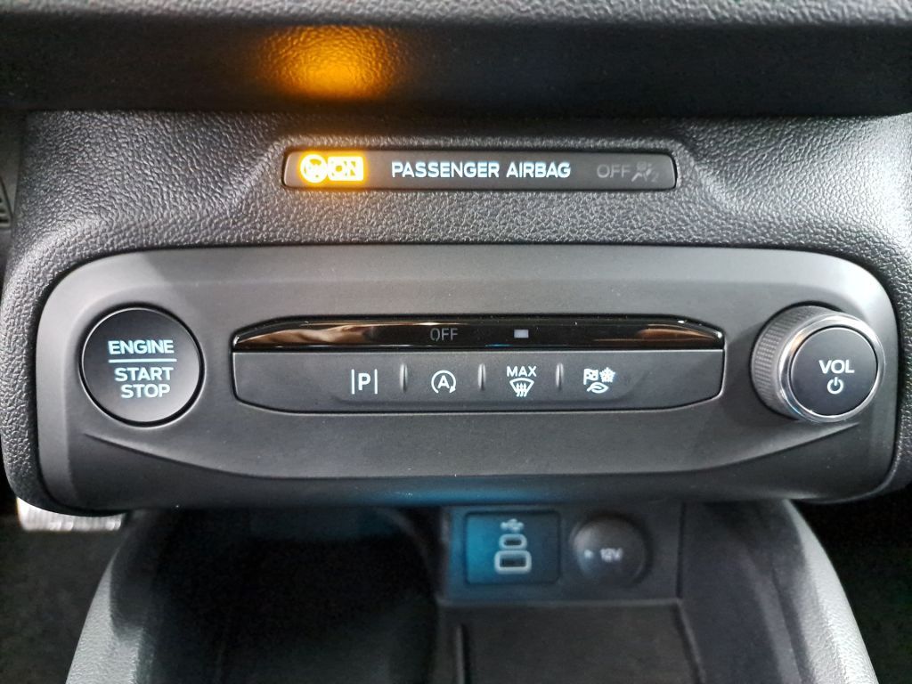 Ford Focus Turnier 1.5 Aut. TITANIUM NAVI RFK LED SH