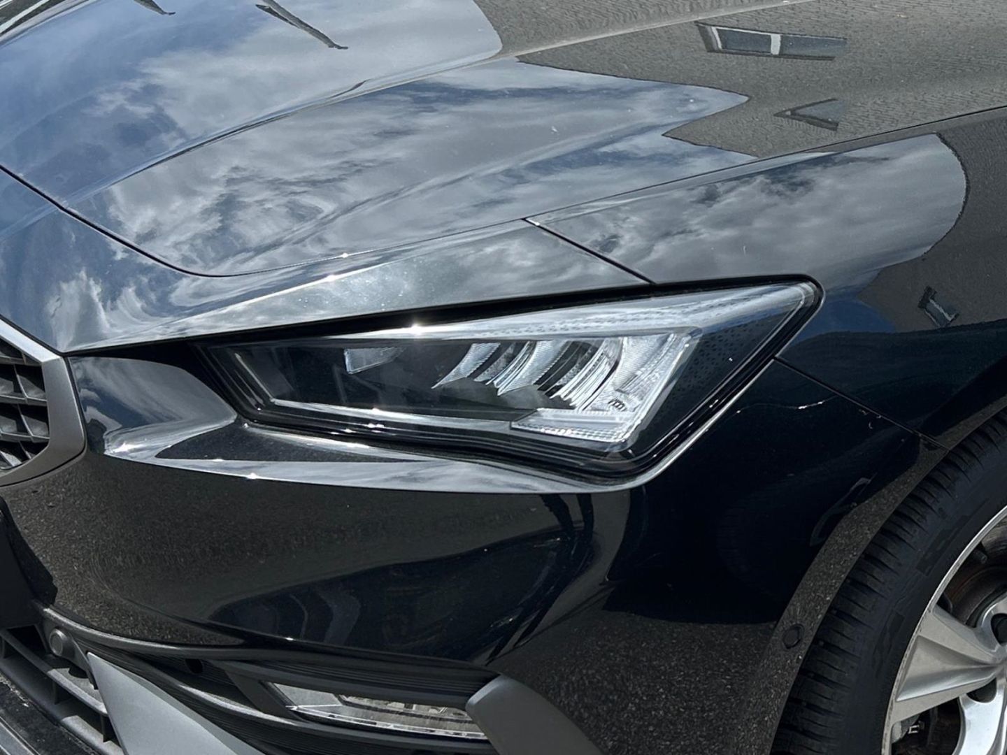 Seat Leon Sportstourer FR 2.0 TDI DSG*AHK/GJR/Navi/Ka