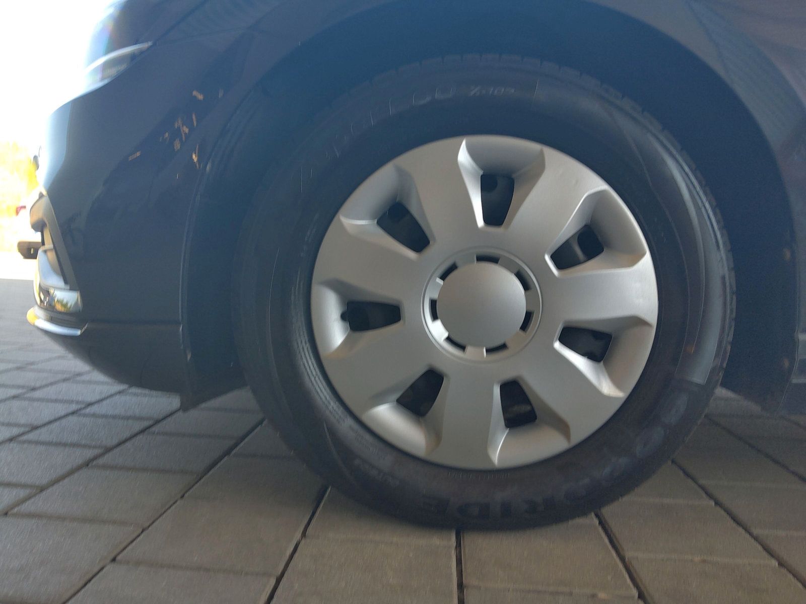 Volkswagen Passat Variant 1.6 TDI - Samsaru's Car Outlet