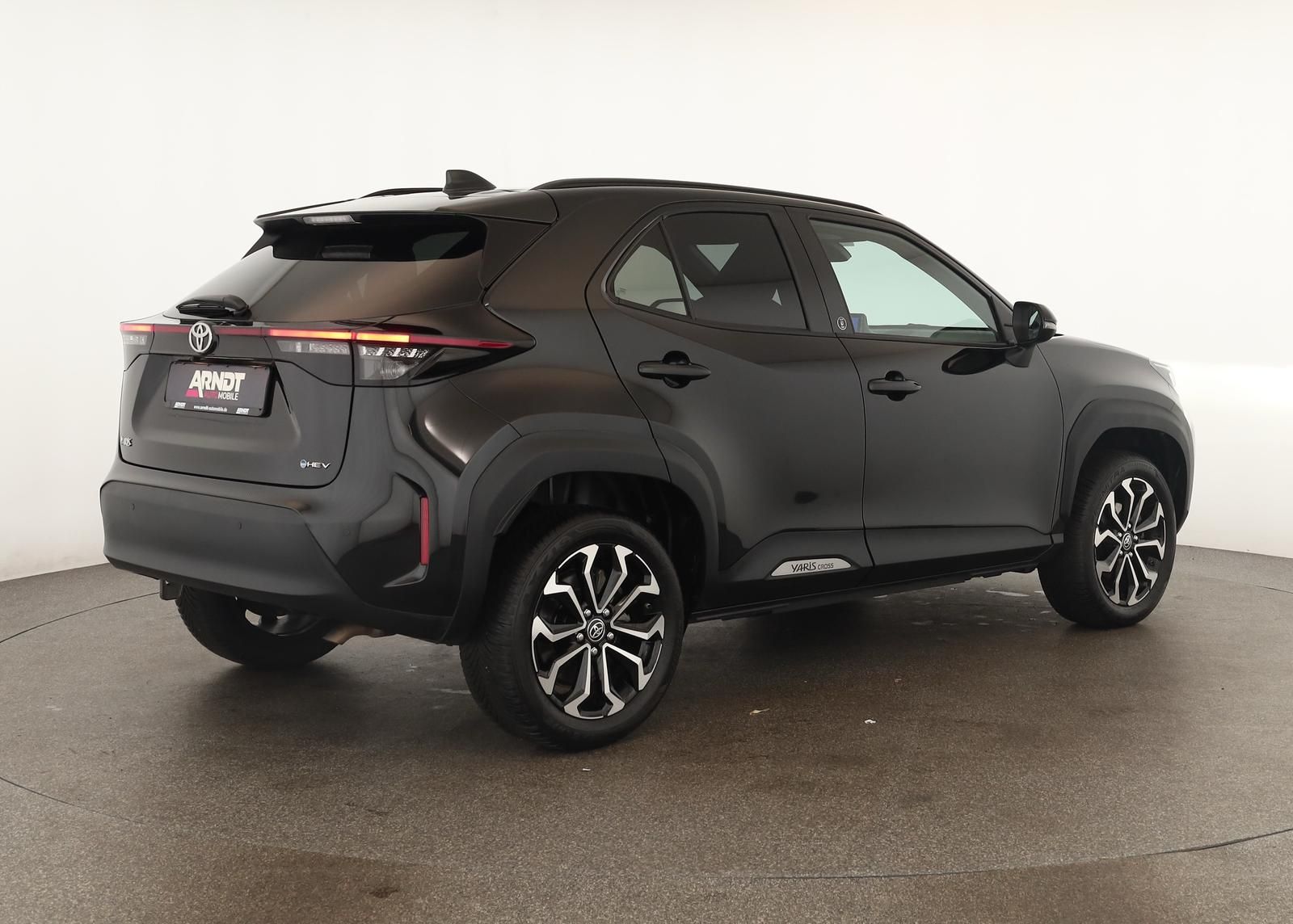 Toyota Yaris Cross CVT Team D LED Navi SHZ iACC Kam 17"