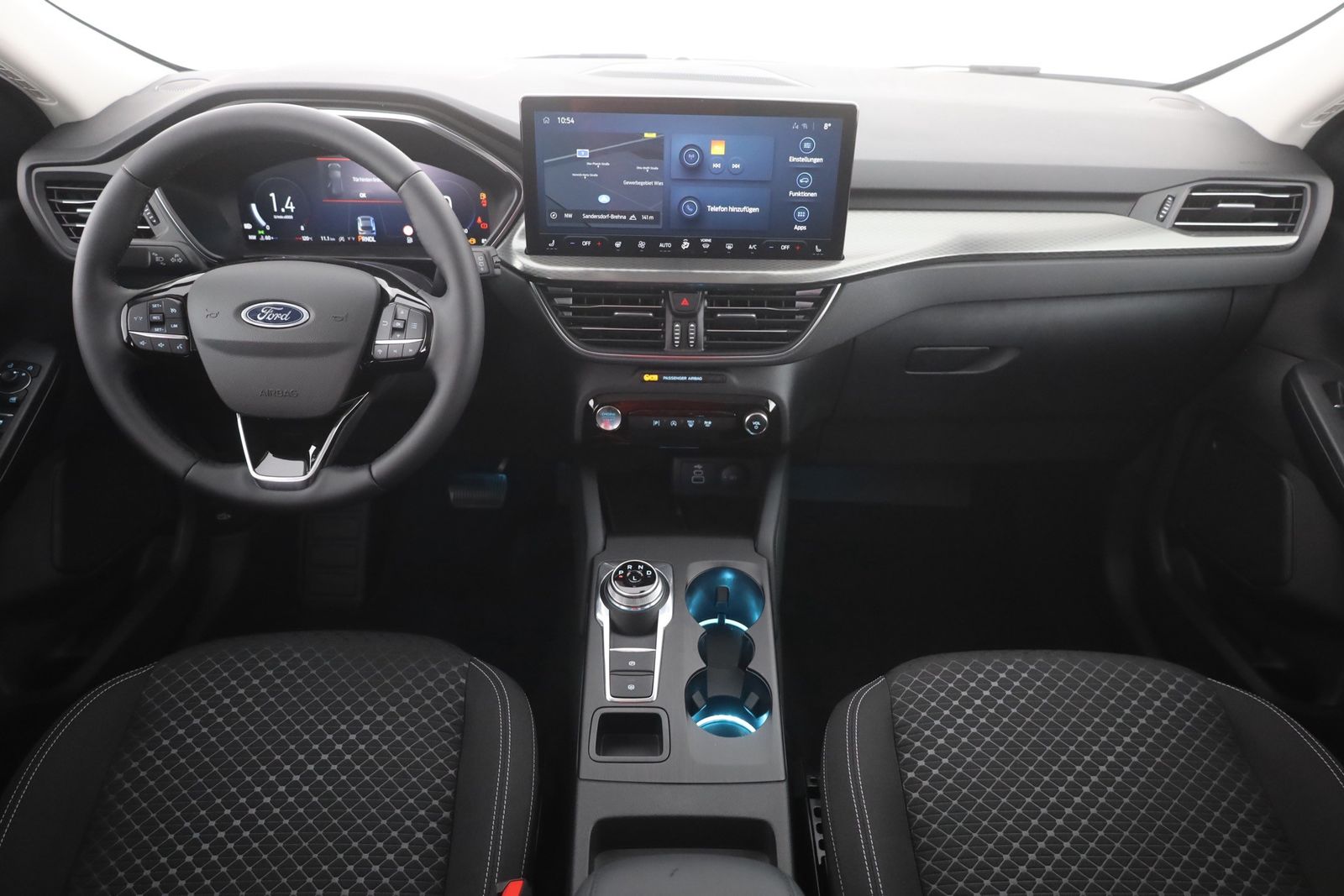 Ford Kuga 1.5 EB Titanium Aut. - Samsaru's Car Outlet