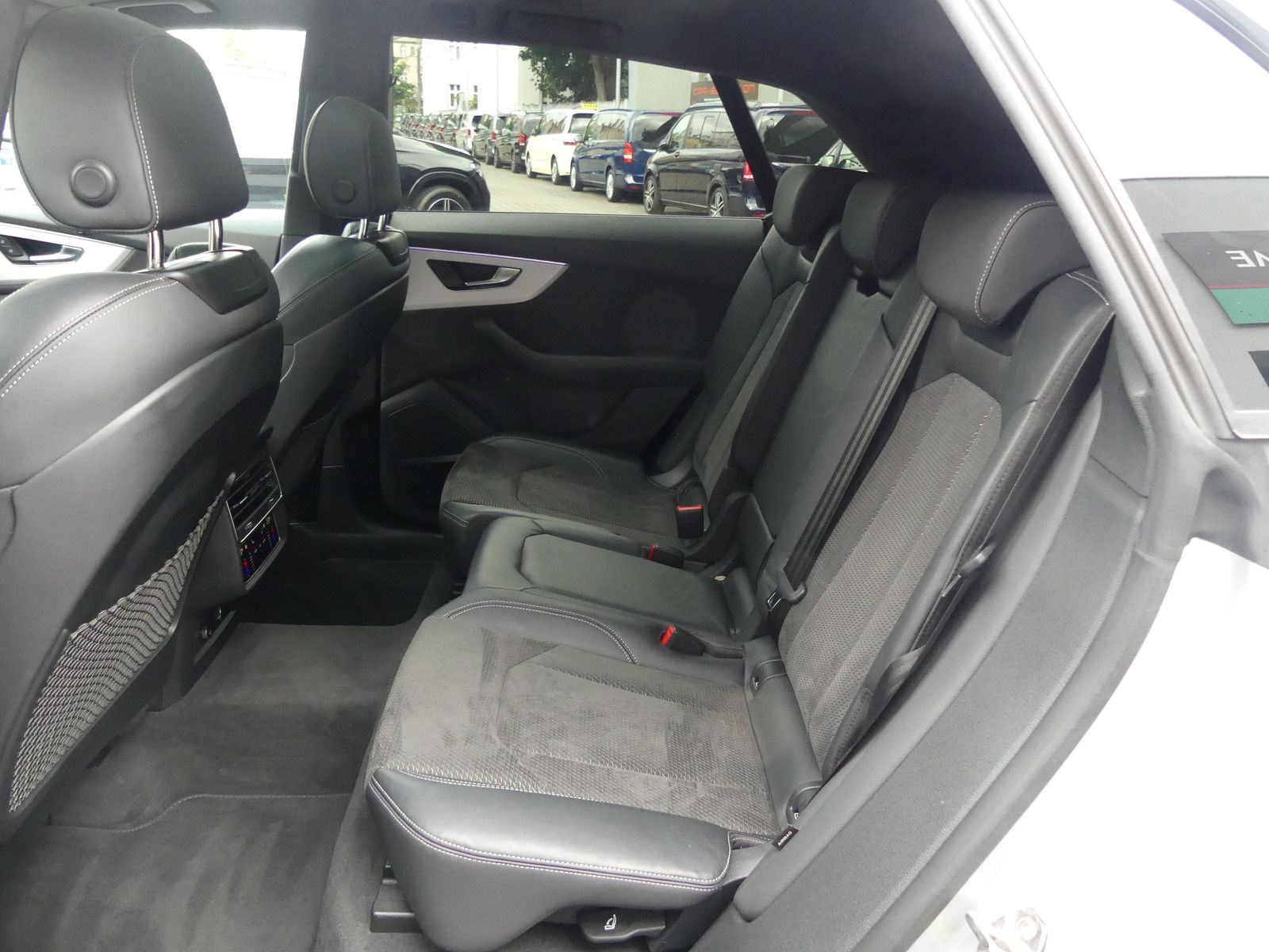 Audi Q8 50 TDI Quattro S Line PANO/MATRIX/AHK/STHZ/AI