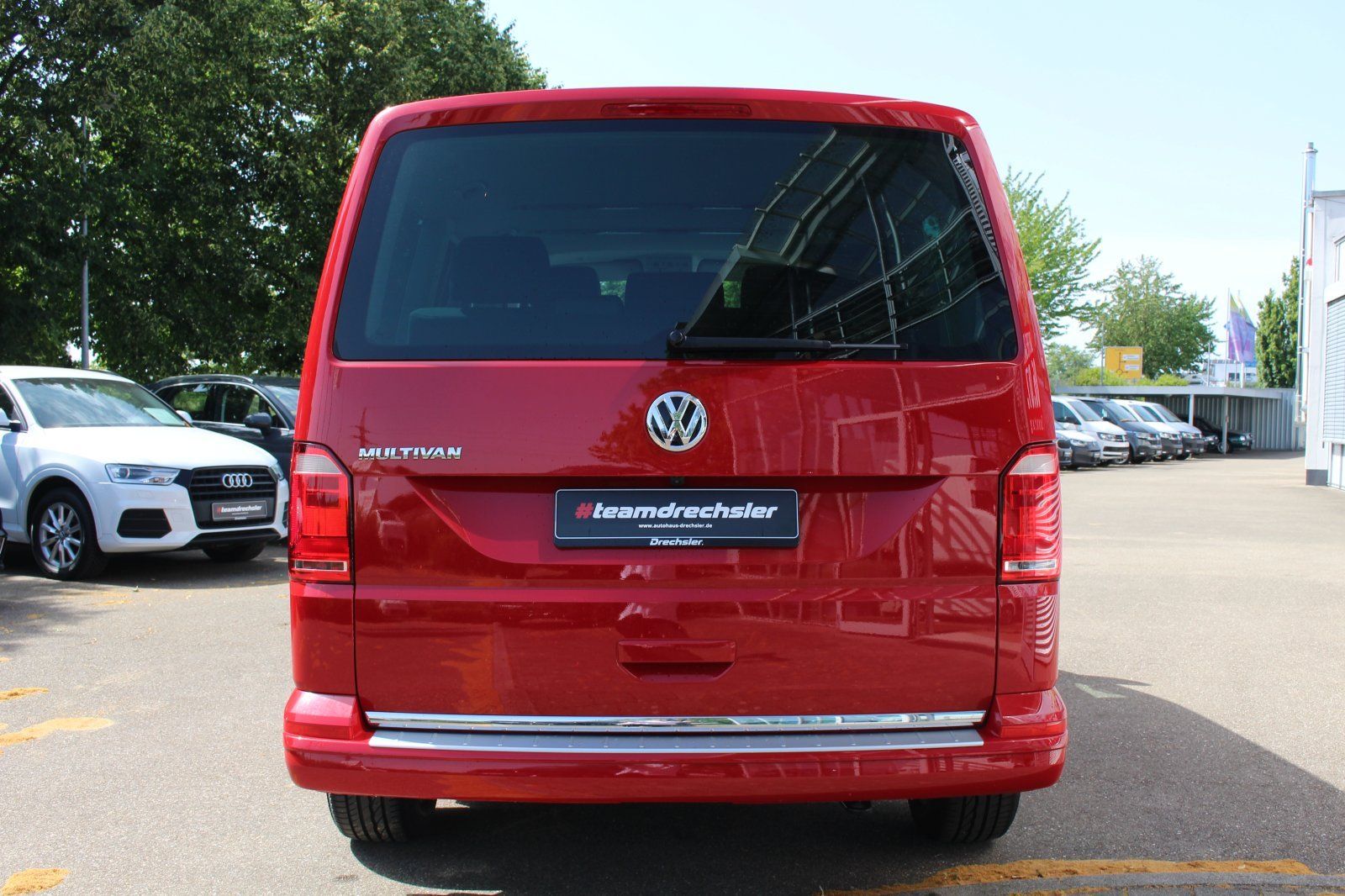 Volkswagen T6 Multivan 2.0 TDI Join - Samsaru's Car Outlet