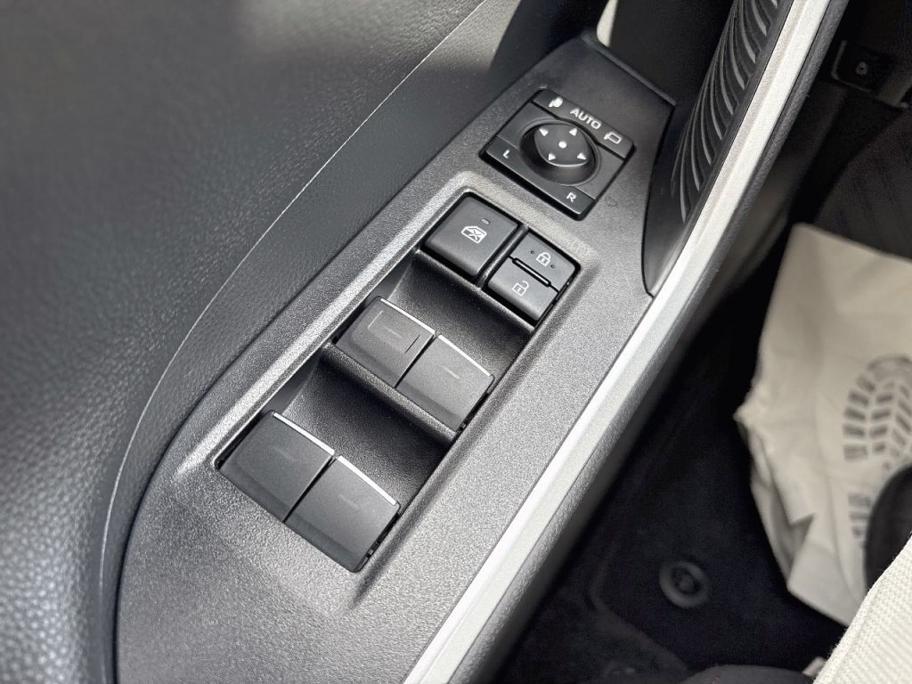 Toyota RAV 4 Plug-in Hybrid Comfort - Samsaru's Car Outlet