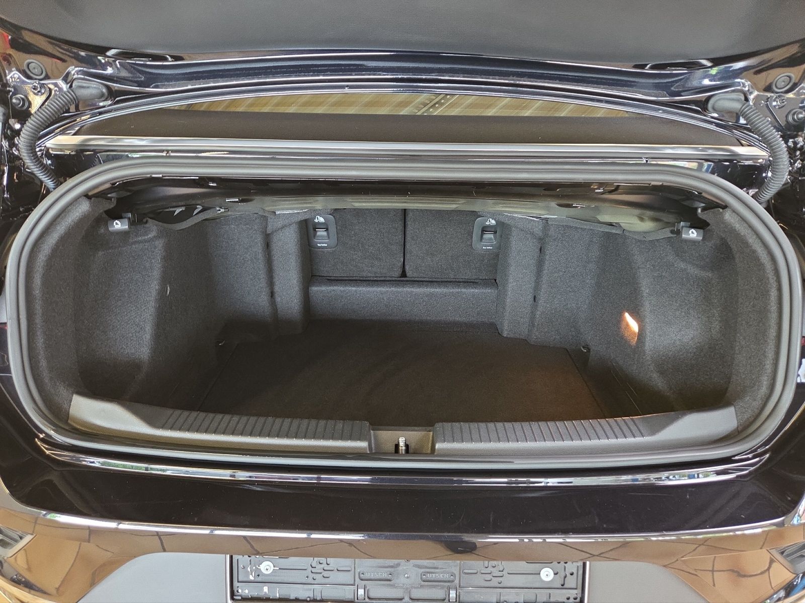 Volkswagen T-Roc 1.5 TSI DSG Active - Samsaru's Car Outlet