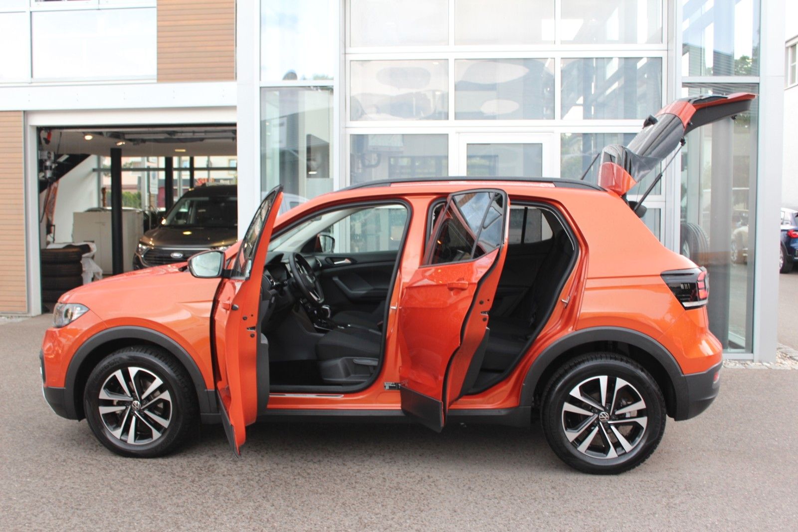 Volkswagen T-Cross United DSG - Samsaru's Car Outlet
