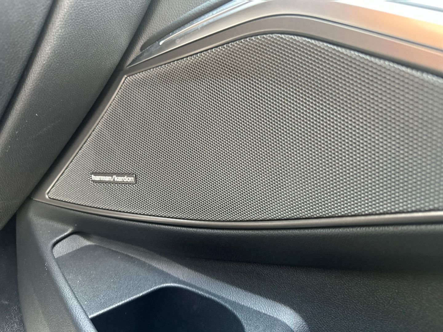BMW 320 d xDrive T. M-SPORT-PRO PANO ACC AHK 360°HUD