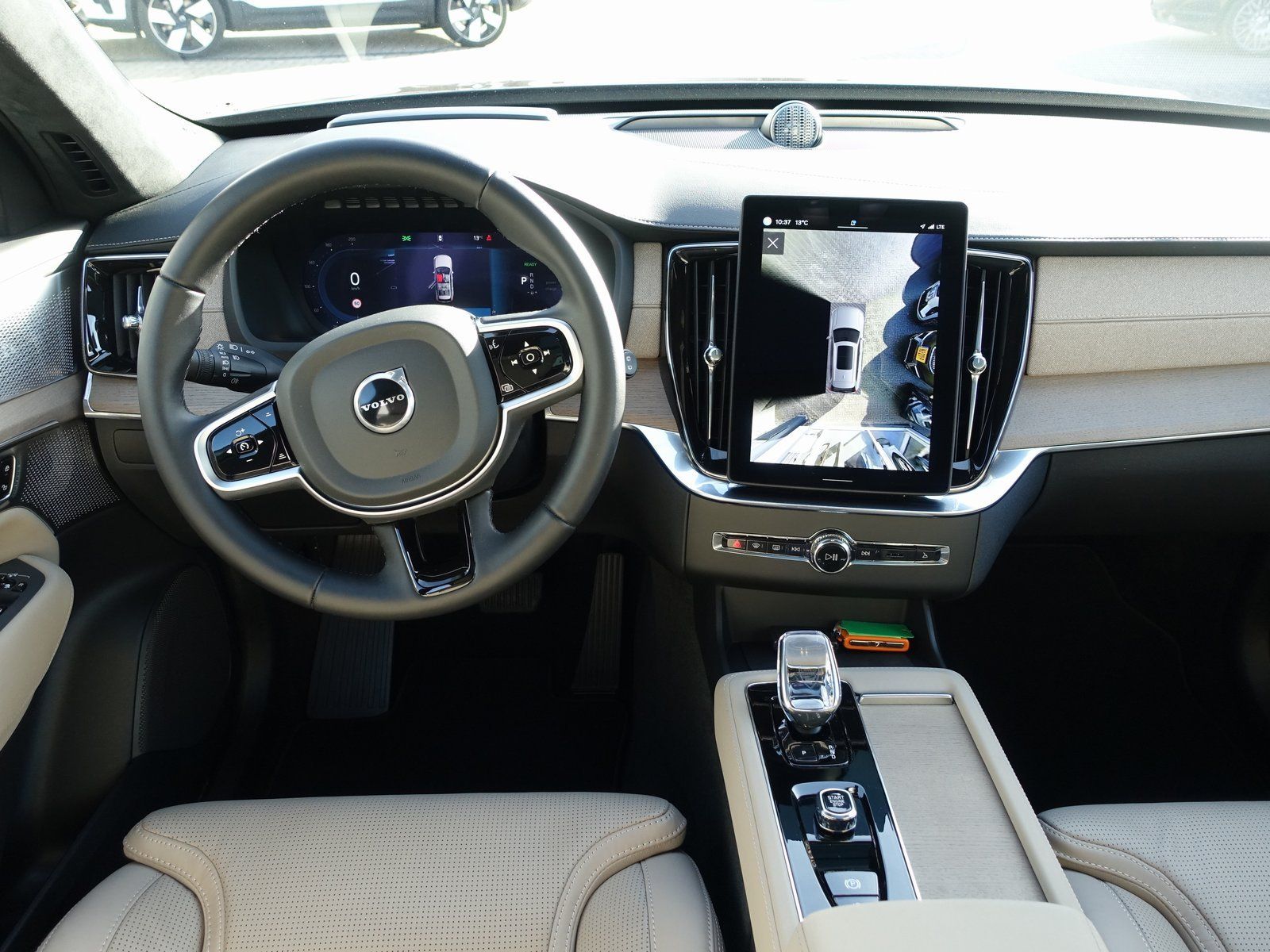 Volvo XC90 Ultra Facelift T8 AWD/B&W/22"/AHK/FourC/360