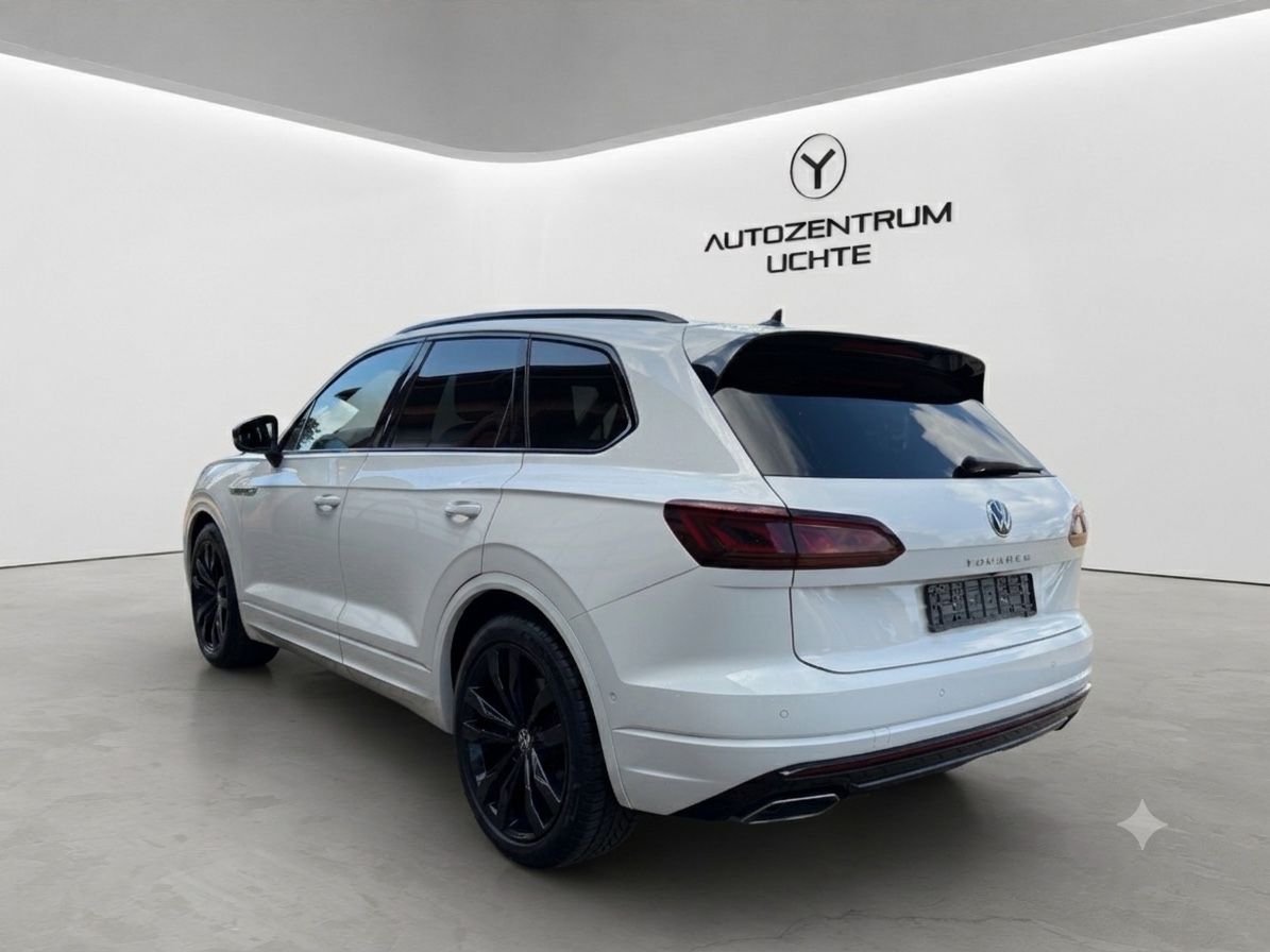 Volkswagen Touareg R-Line 4Motion/AHK/LUFT/KAMERA/PANO/BLAC