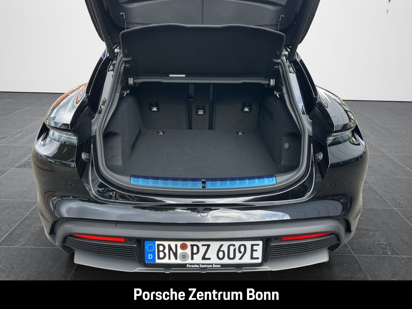 Porsche Taycan 4 Cross Turismo Surround-View LED-Matrix
