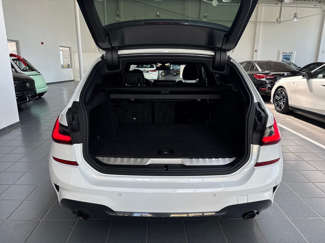 BMW 320e Touring M Sport - Samsaru's Car Outlet