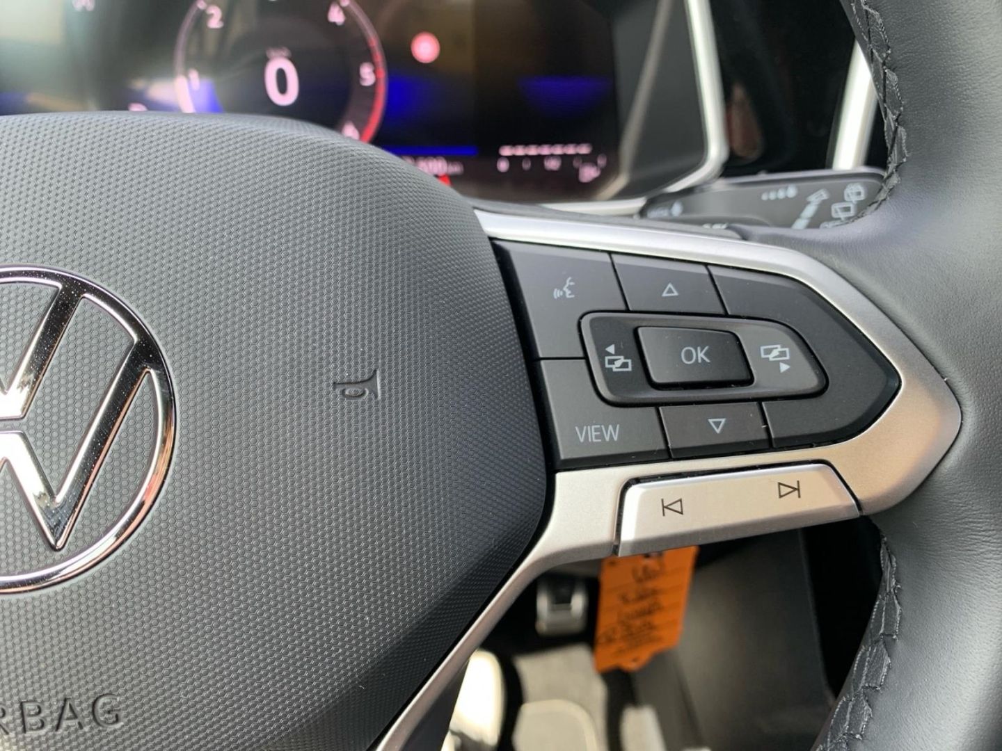 Volkswagen T-Roc 2.0 TDI R-Line - Samsaru's Car Outlet