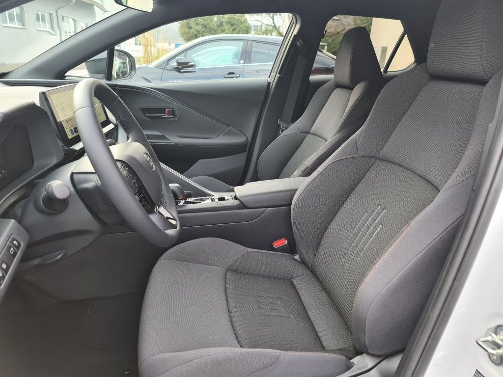 Toyota C-HR 1.8 Hybrid - Samsaru's Car Outlet